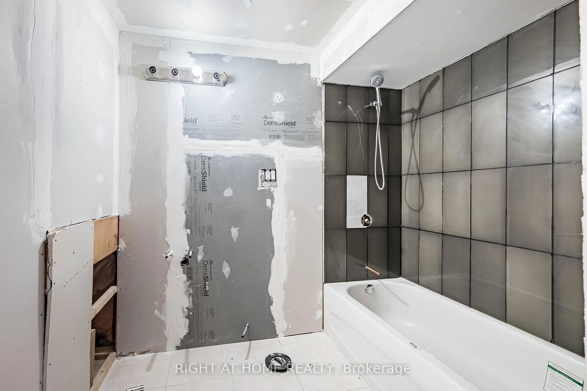 Photo 51 of 940 O'reilly Crescent, Shelburne — HOMEH
