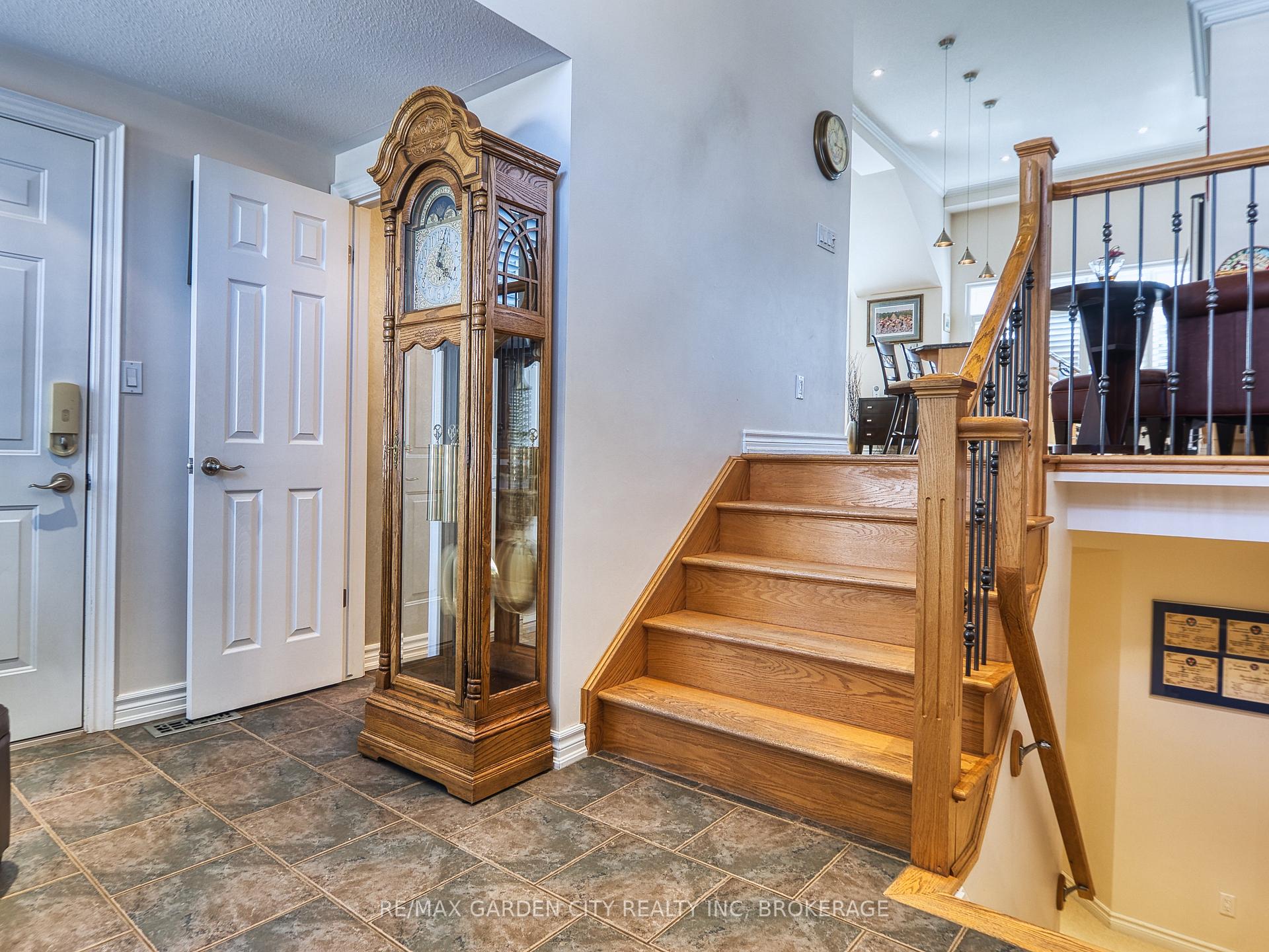 Photo 5 of Unit 16, 31 Sawmill Road, St. Catharines, Grapeview — HOMEH