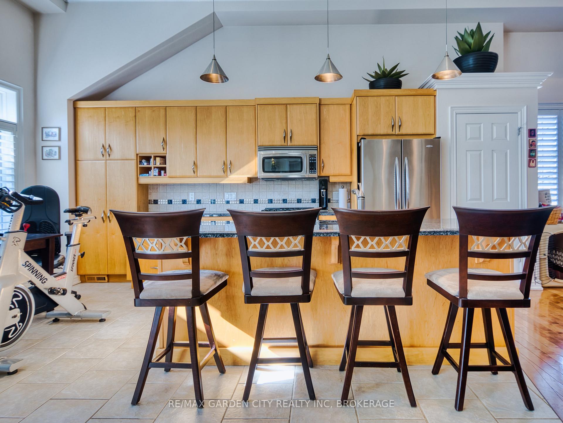 Photo 9 of Unit 16, 31 Sawmill Road, St. Catharines, Grapeview — HOMEH