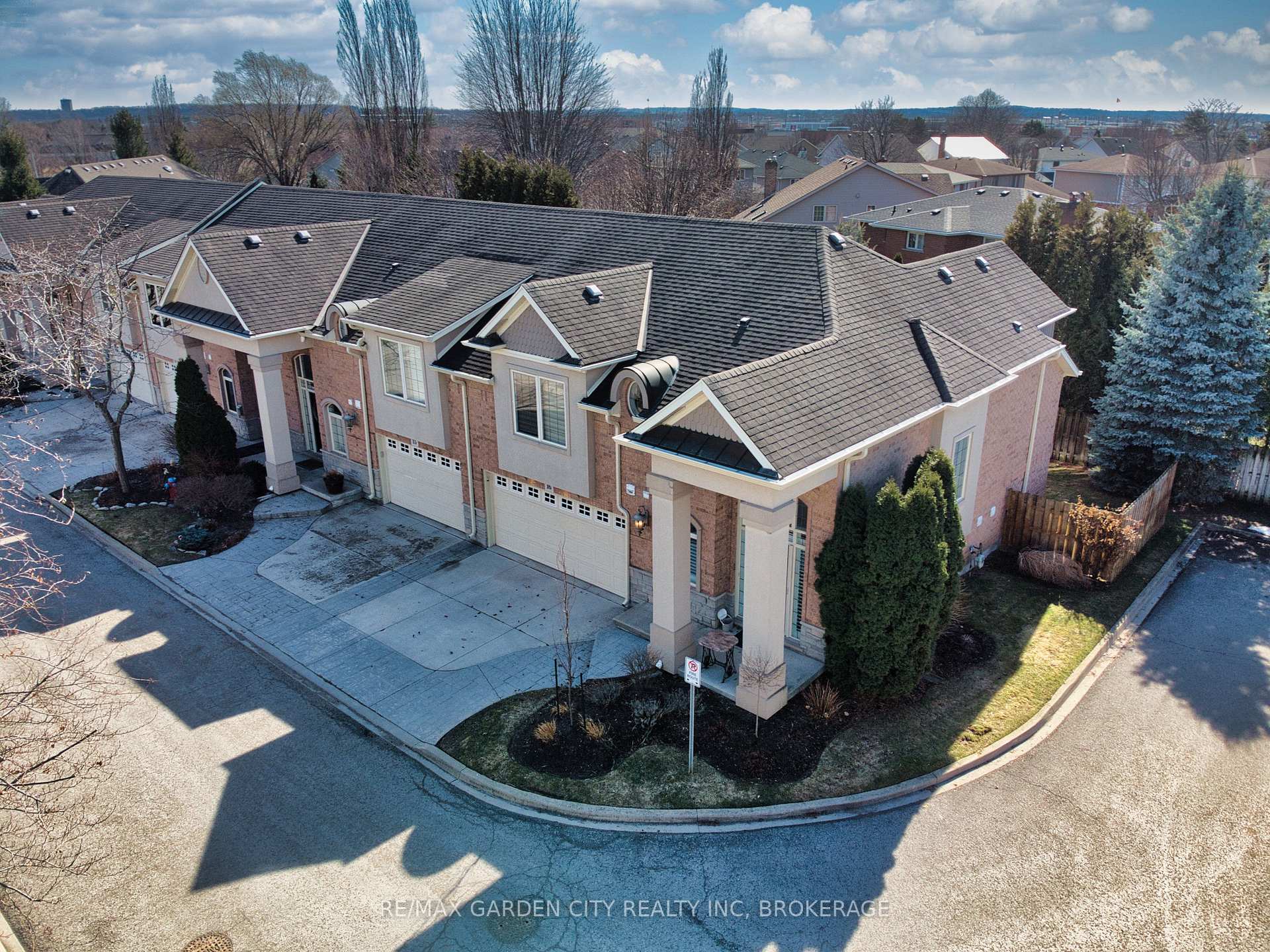 Photo 43 of Unit 16, 31 Sawmill Road, St. Catharines, Grapeview — HOMEH