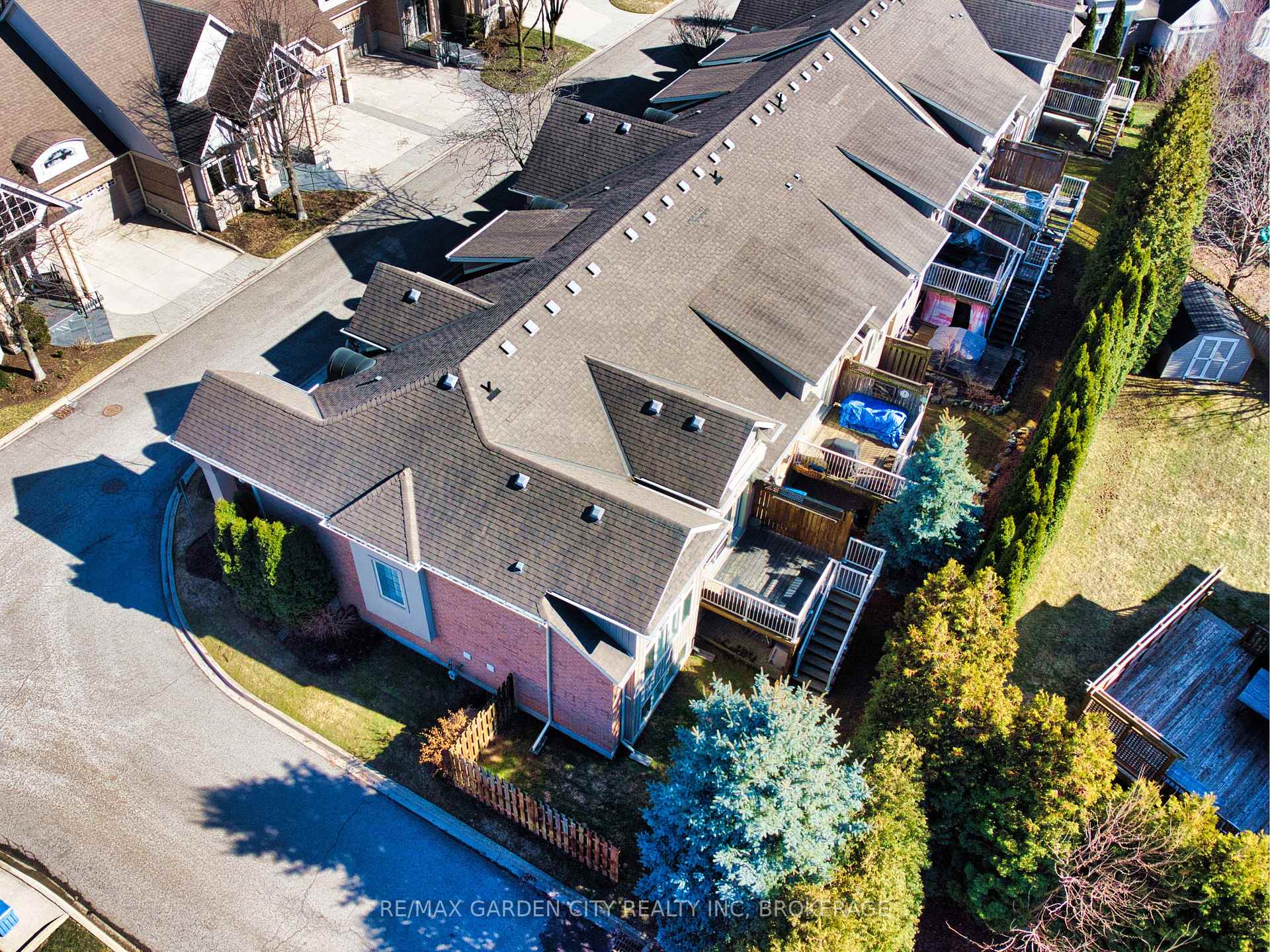 Photo 46 of Unit 16, 31 Sawmill Road, St. Catharines, Grapeview — HOMEH