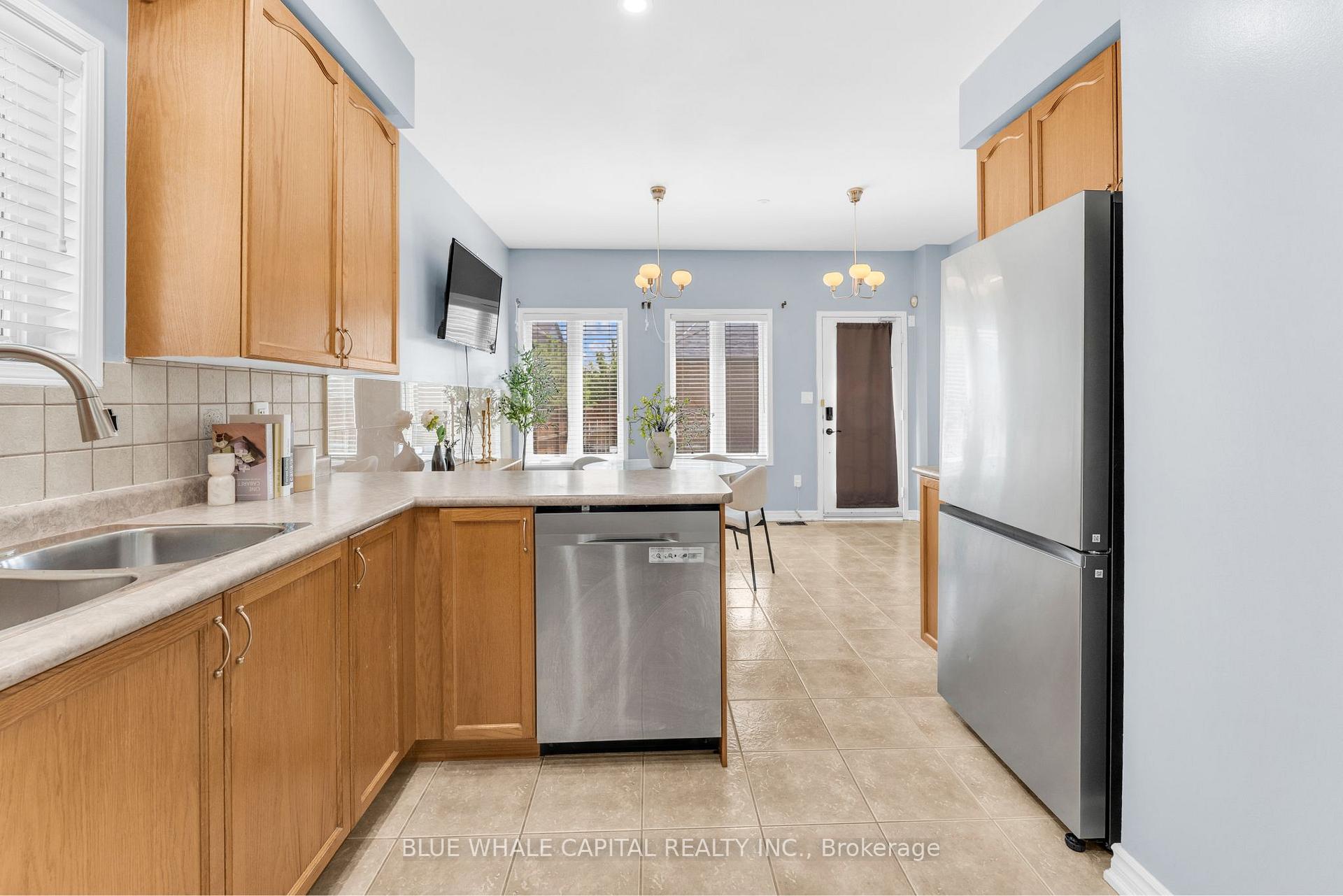 Photo 11 of 35 Rainbow Valley Crescent, Markham, Greensborough — HOMEH