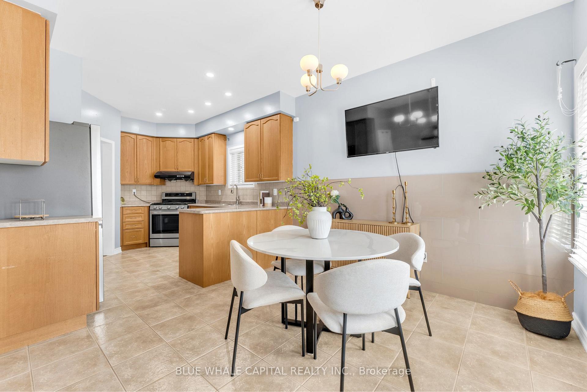 Photo 13 of 35 Rainbow Valley Crescent, Markham, Greensborough — HOMEH