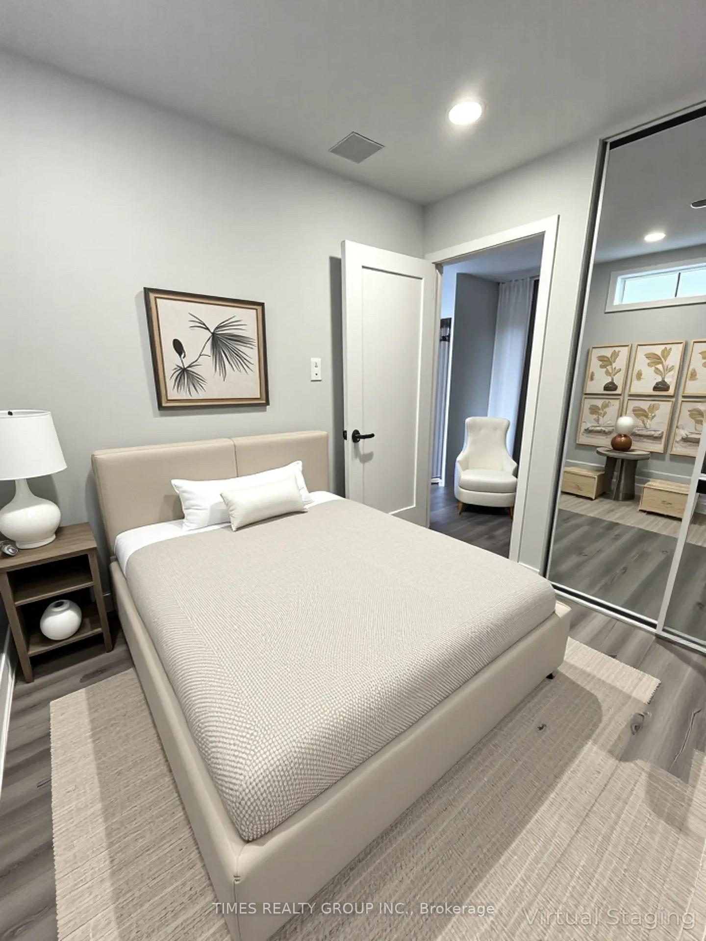 Photo 4 of Unit 1008, 15 Walmer Road, Toronto, The Annex — HOMEH