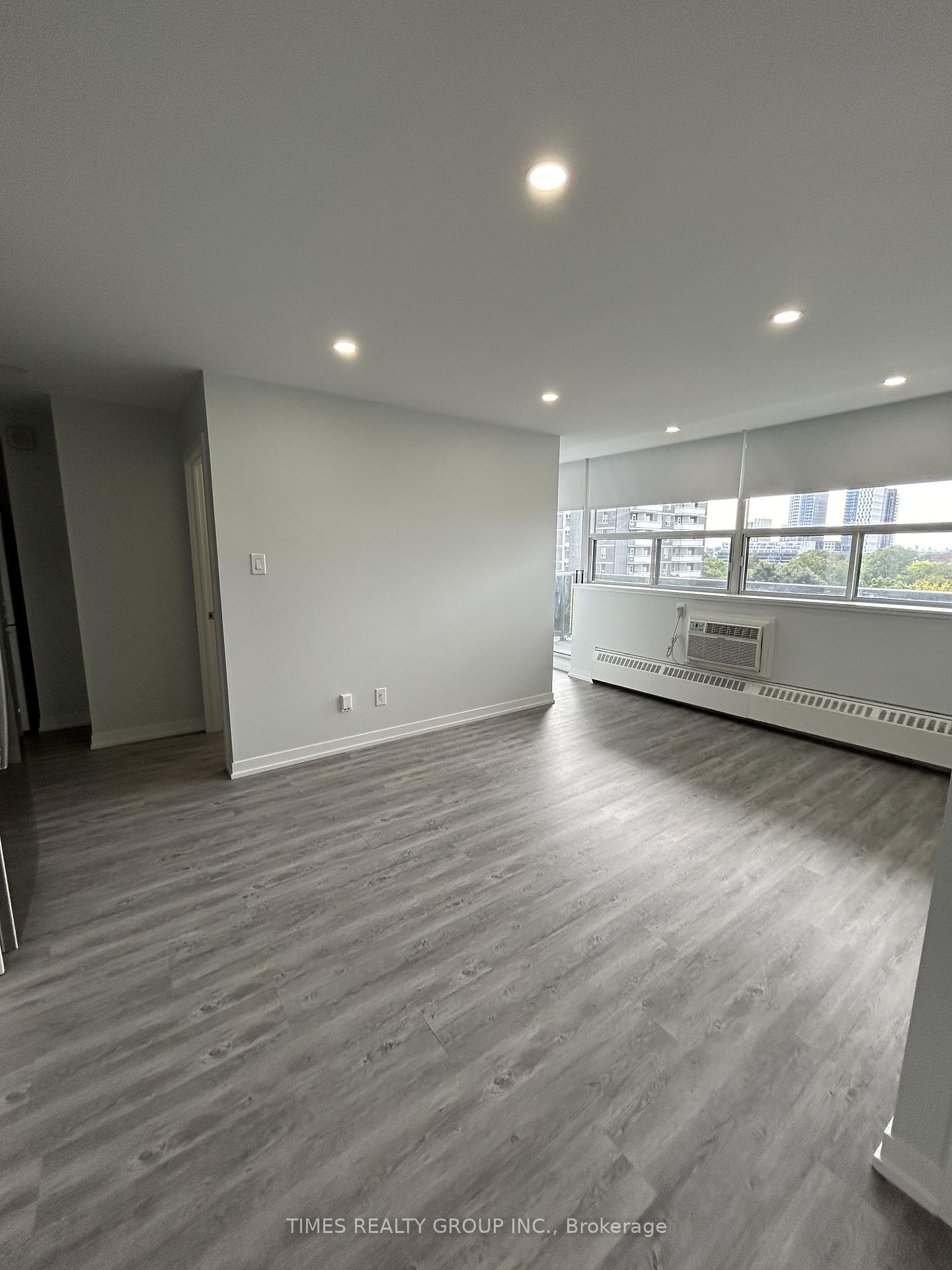 Photo 10 of Unit 1008, 15 Walmer Road, Toronto, The Annex — HOMEH