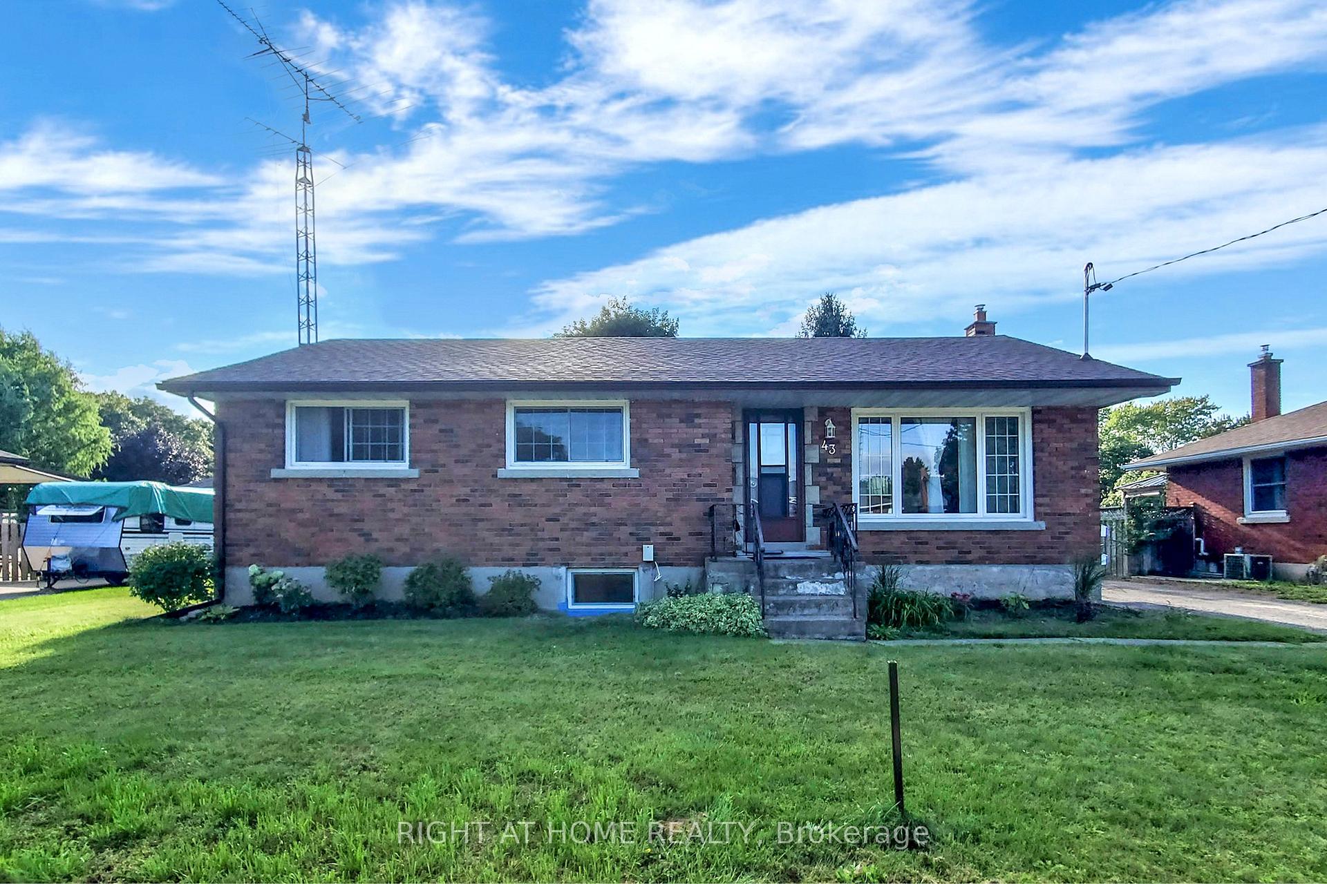 Photo 1 of Unit Main, 43 White Street, St. Catharines, Vine/Linwell — HOMEH