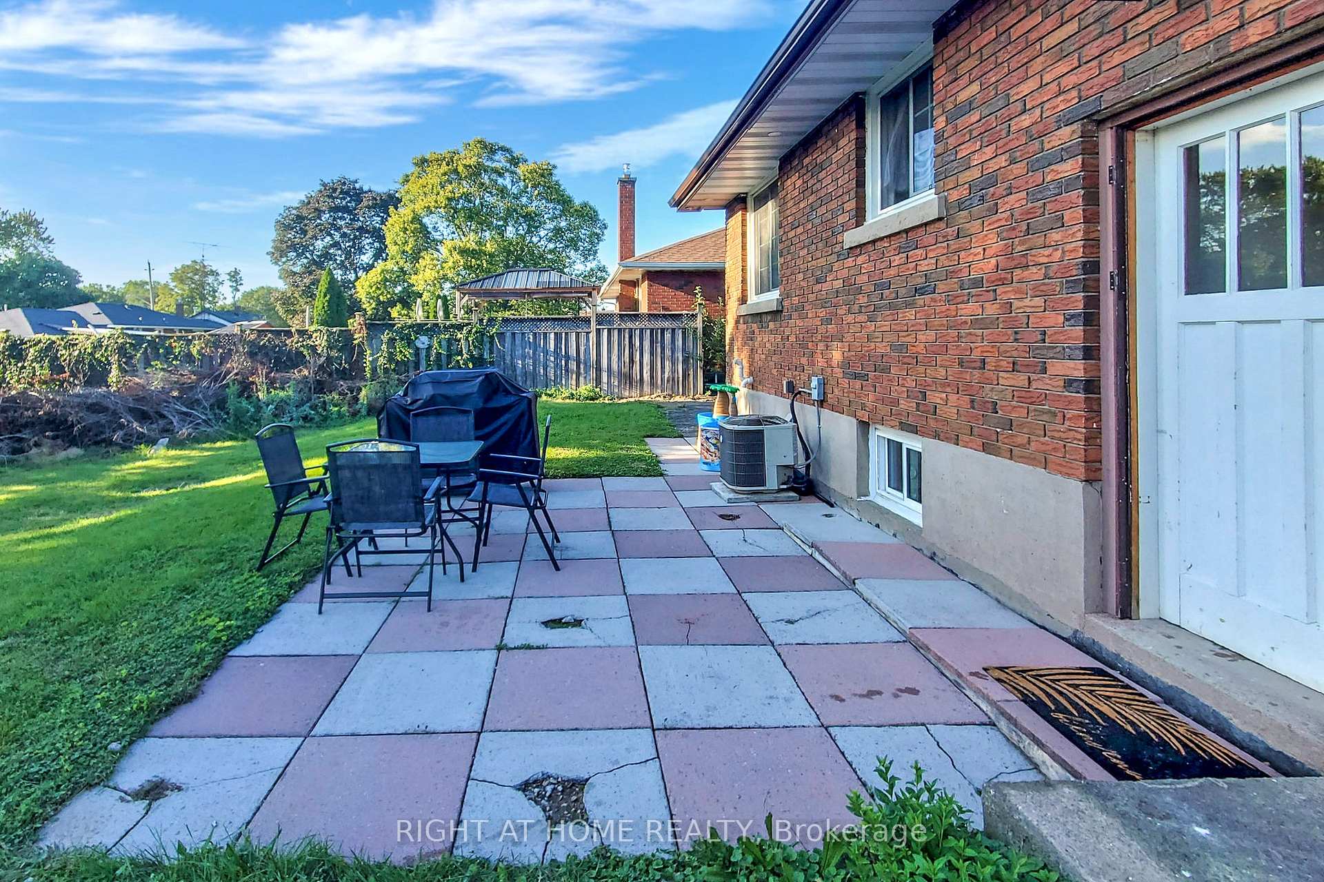 Photo 30 of Unit Main, 43 White Street, St. Catharines, Vine/Linwell — HOMEH
