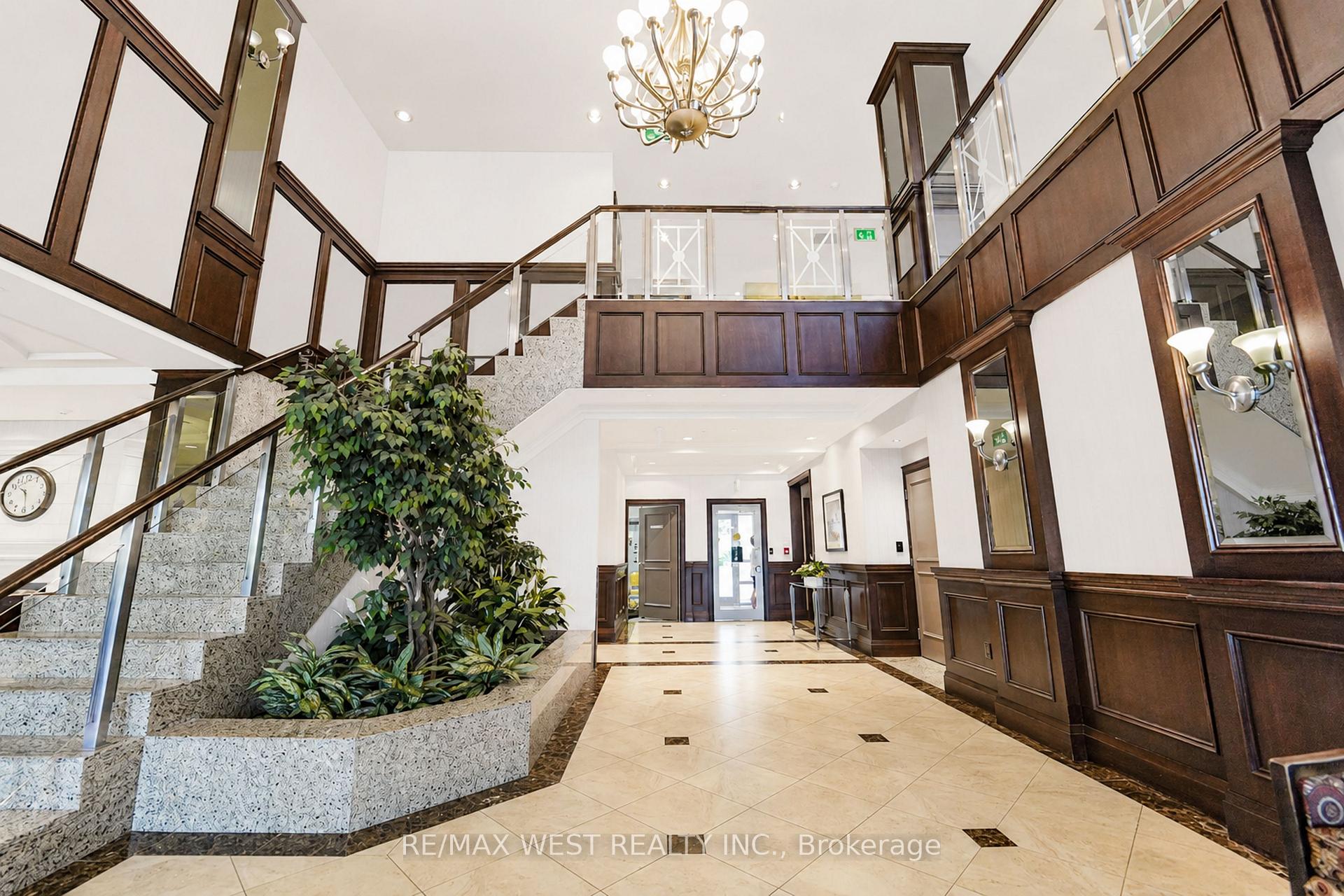 Photo 2 of Unit 1808, 7 North Park Road, Vaughan, Beverley Glen — HOMEH