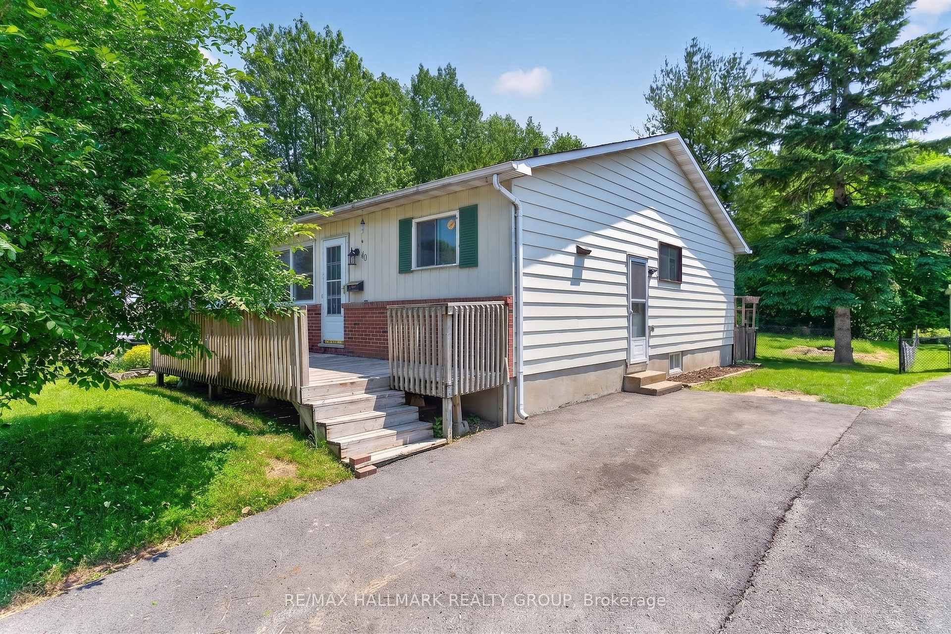 Photo 1 of 110 Glamorgan Drive, Ottawa, Kanata - Glencairn/Hazeldean — HOMEH