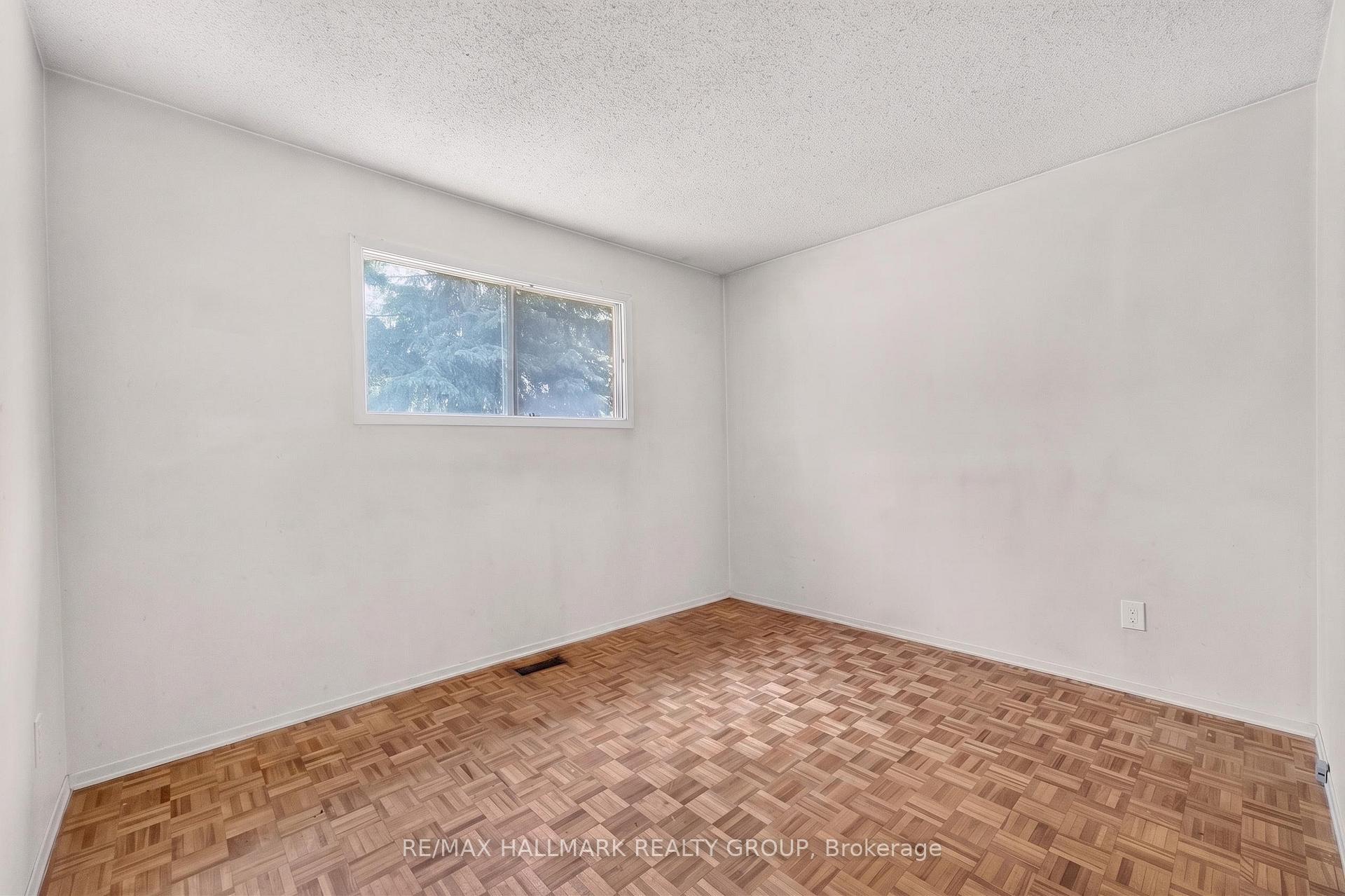 Photo 8 of 110 Glamorgan Drive, Ottawa, Kanata - Glencairn/Hazeldean — HOMEH