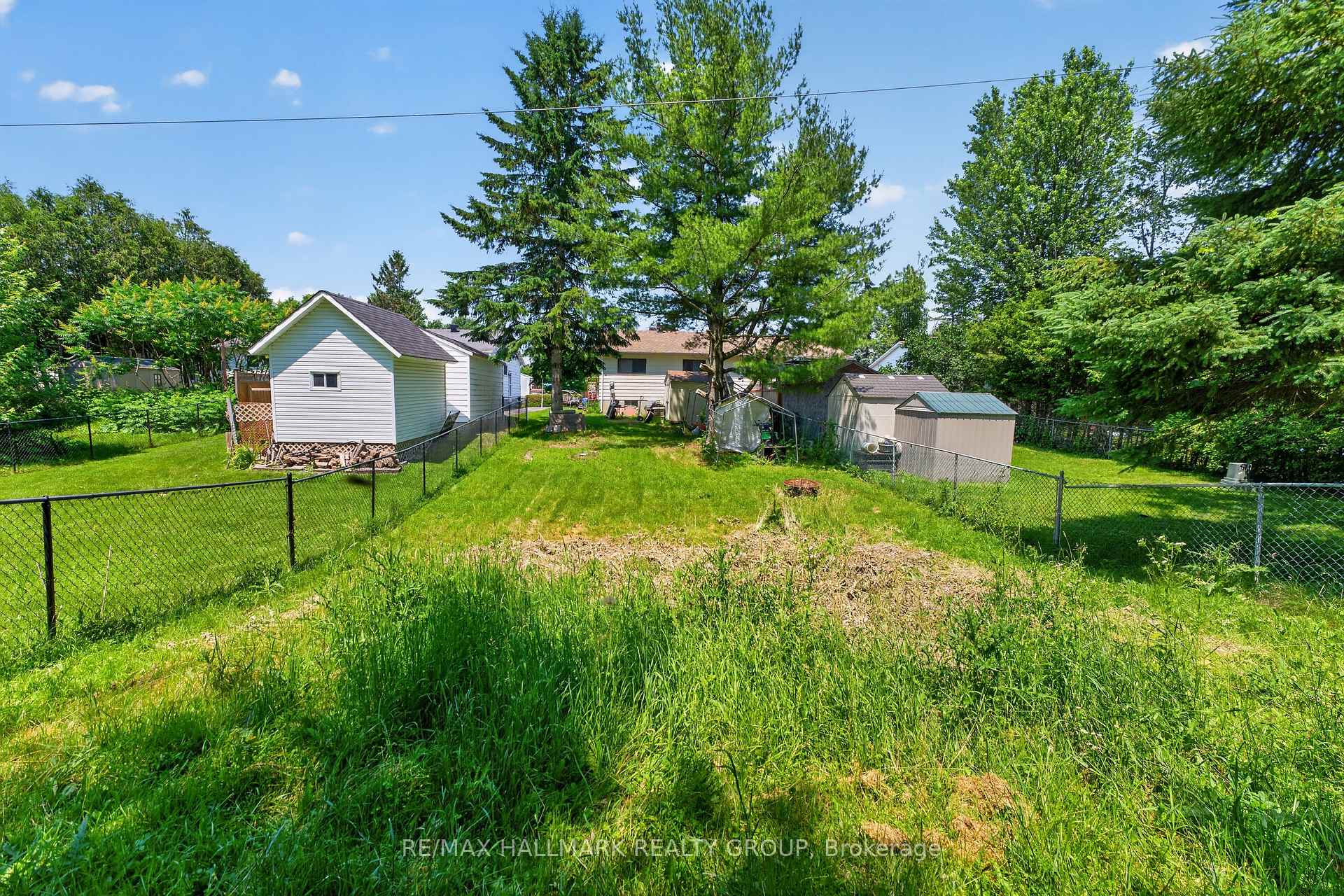 Photo 12 of 110 Glamorgan Drive, Ottawa, Kanata - Glencairn/Hazeldean — HOMEH