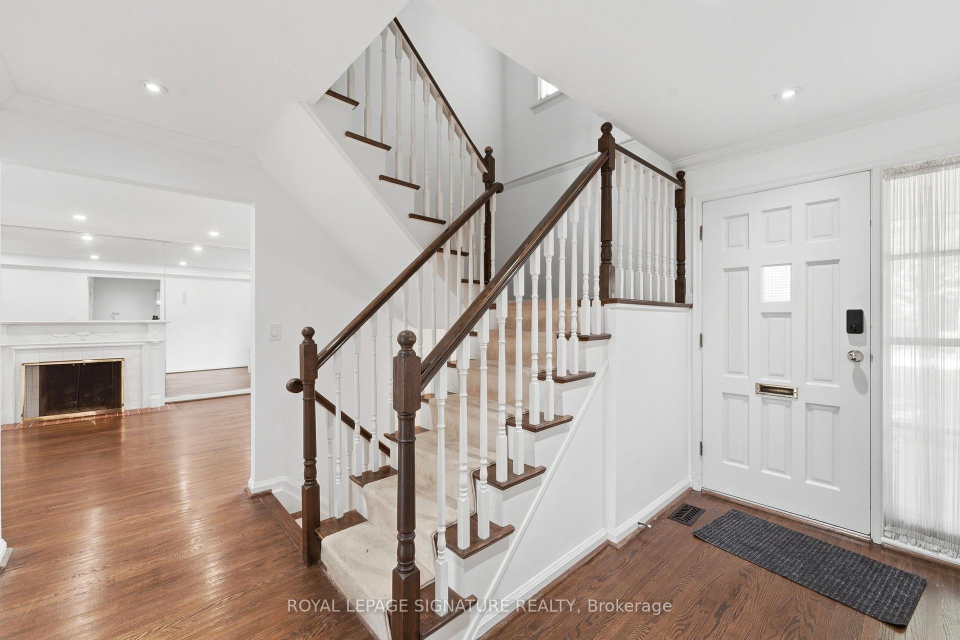 Photo 3 of 312 Dalewood Drive, Oakville, Morrison — HOMEH