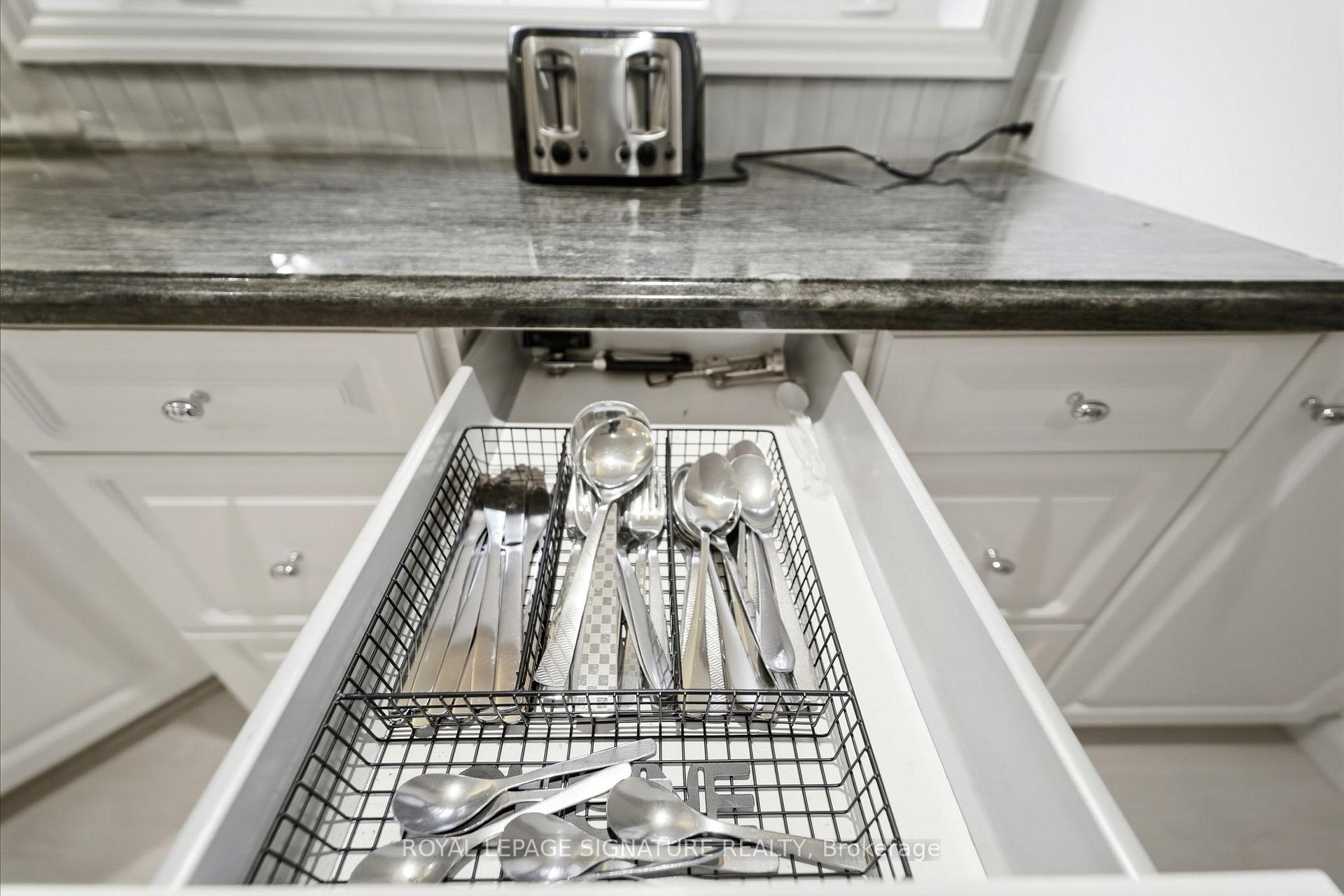 Photo 11 of 312 Dalewood Drive, Oakville, Morrison — HOMEH