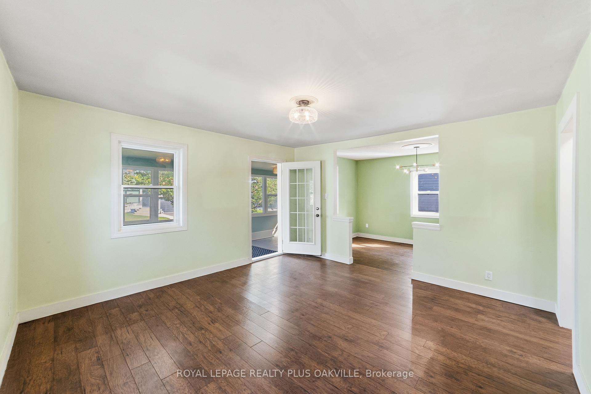 Photo 4 of 47 Stewart Street, Oakville, Central — HOMEH