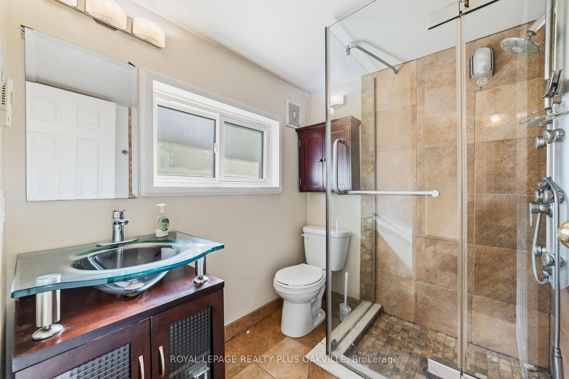 Photo 10 of 47 Stewart Street, Oakville, Central — HOMEH