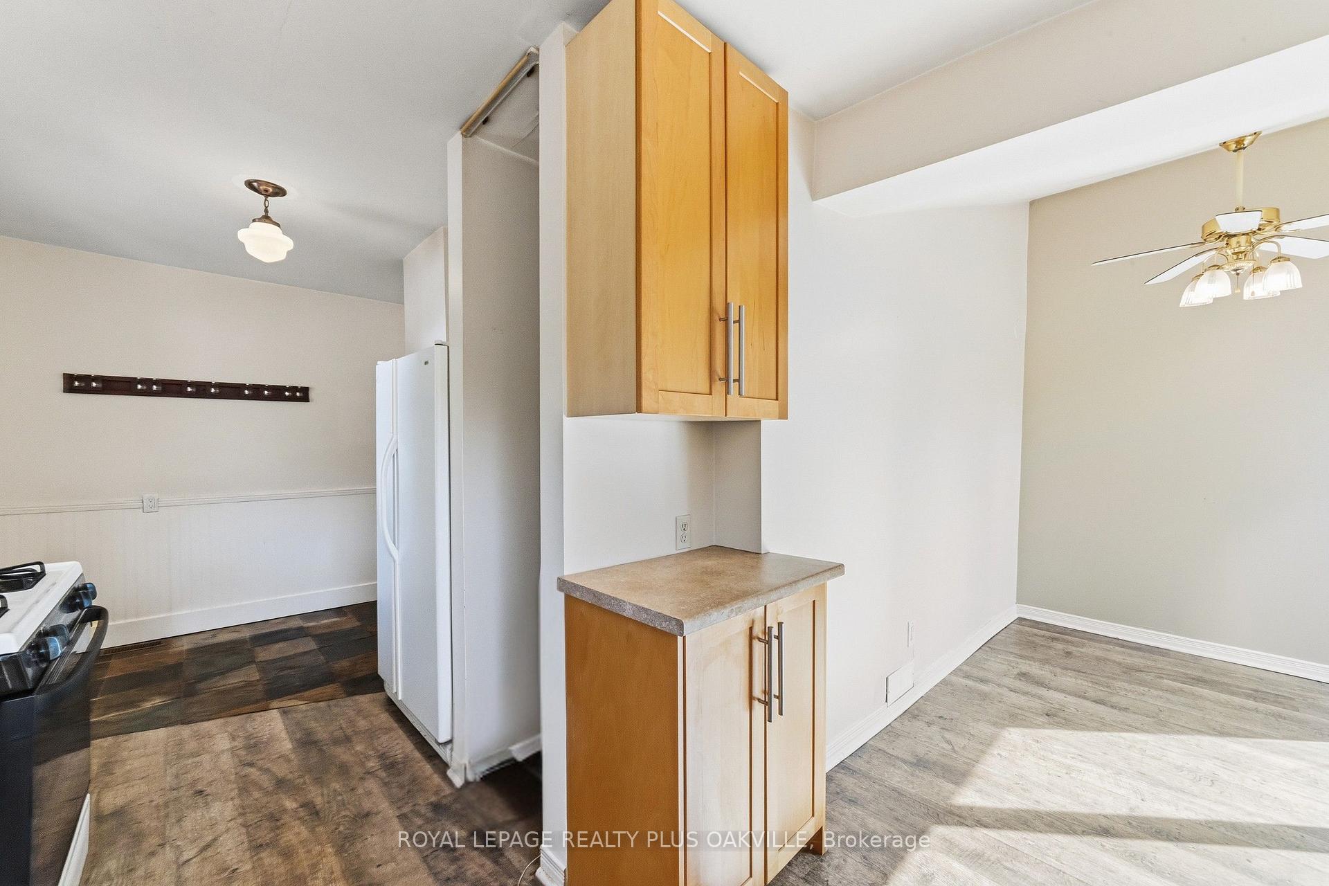 Photo 12 of 47 Stewart Street, Oakville, Central — HOMEH