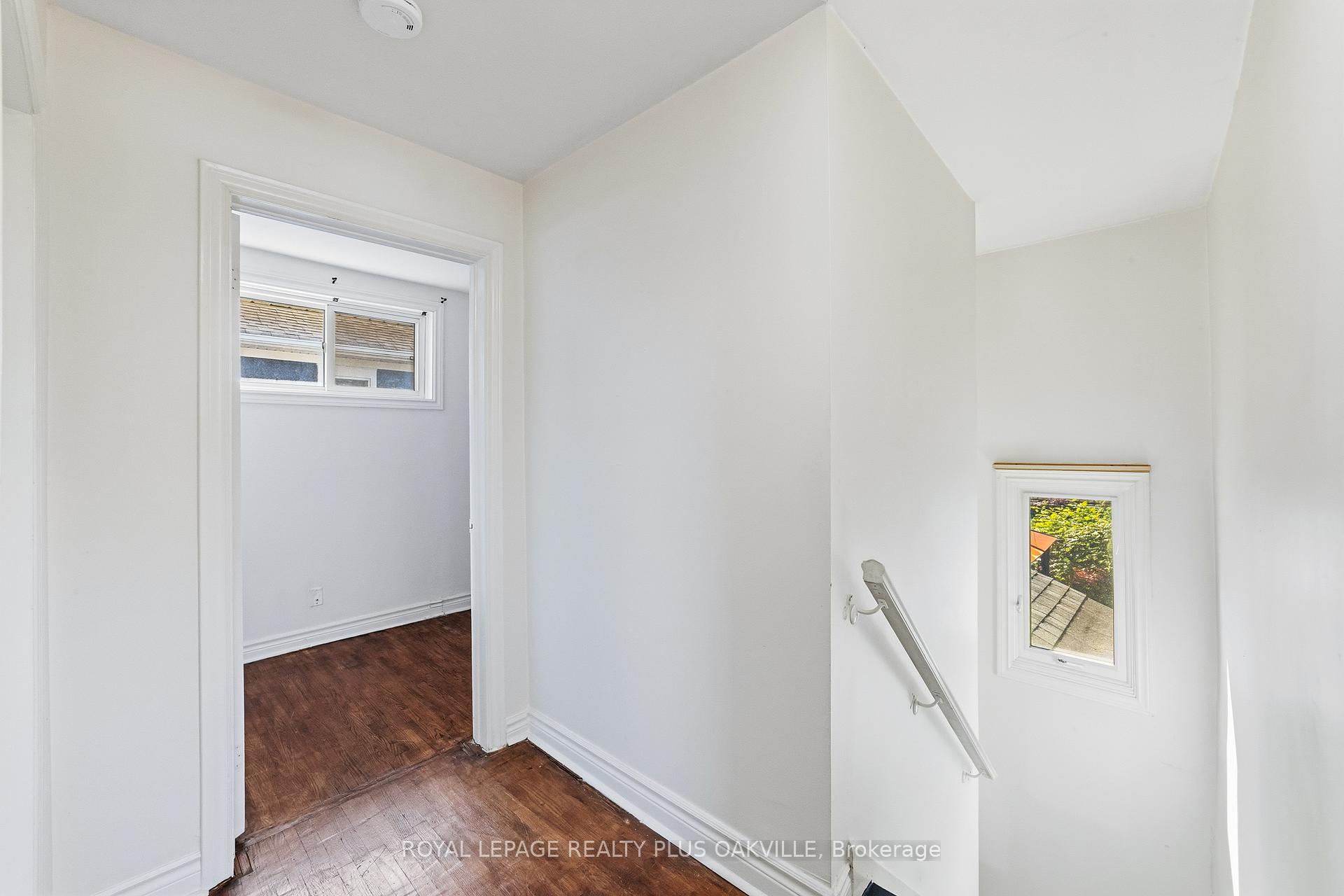 Photo 16 of 47 Stewart Street, Oakville, Central — HOMEH
