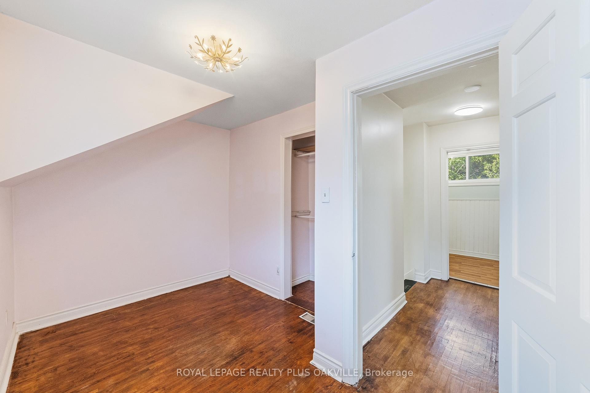 Photo 17 of 47 Stewart Street, Oakville, Central — HOMEH