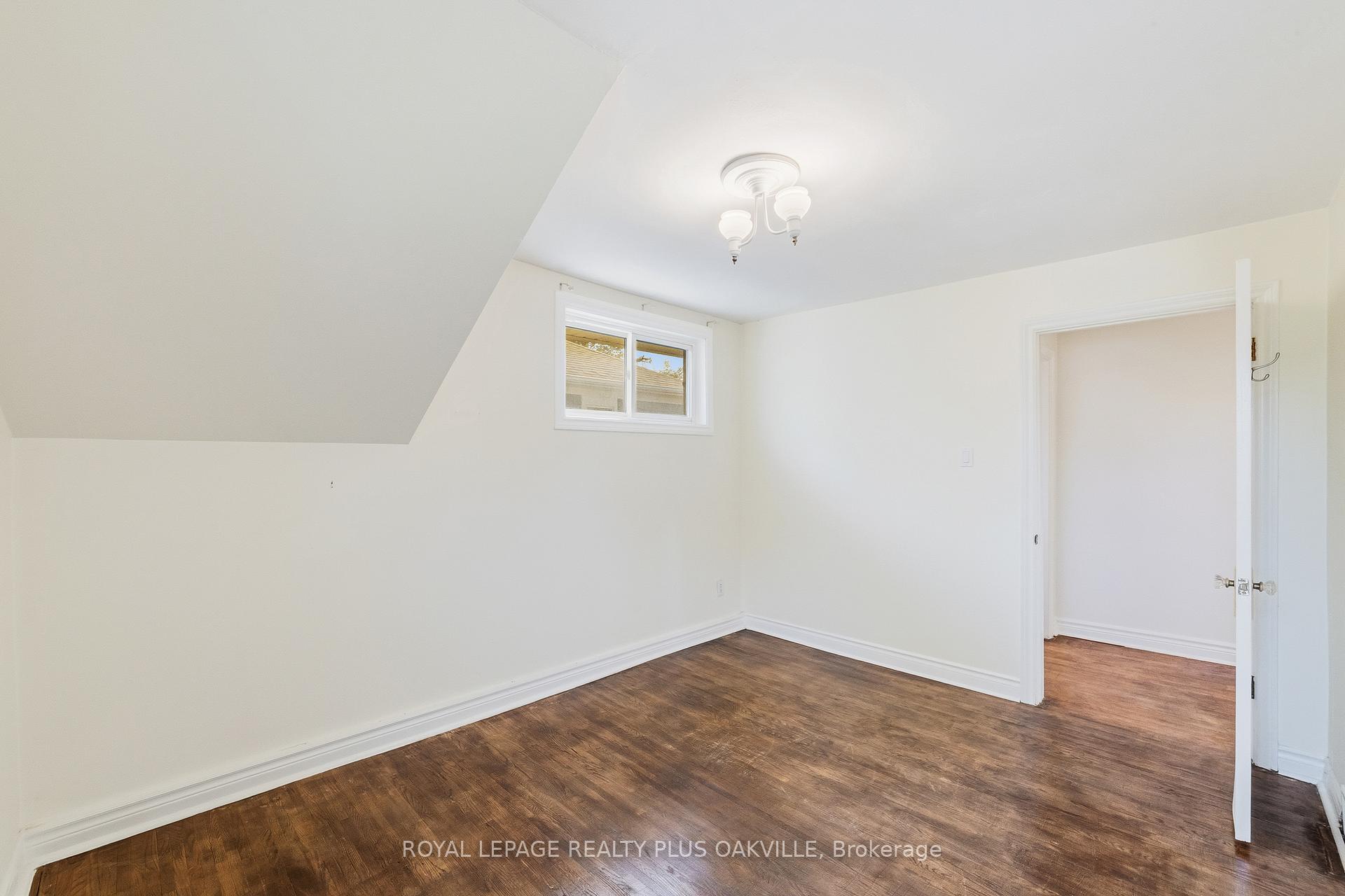 Photo 19 of 47 Stewart Street, Oakville, Central — HOMEH