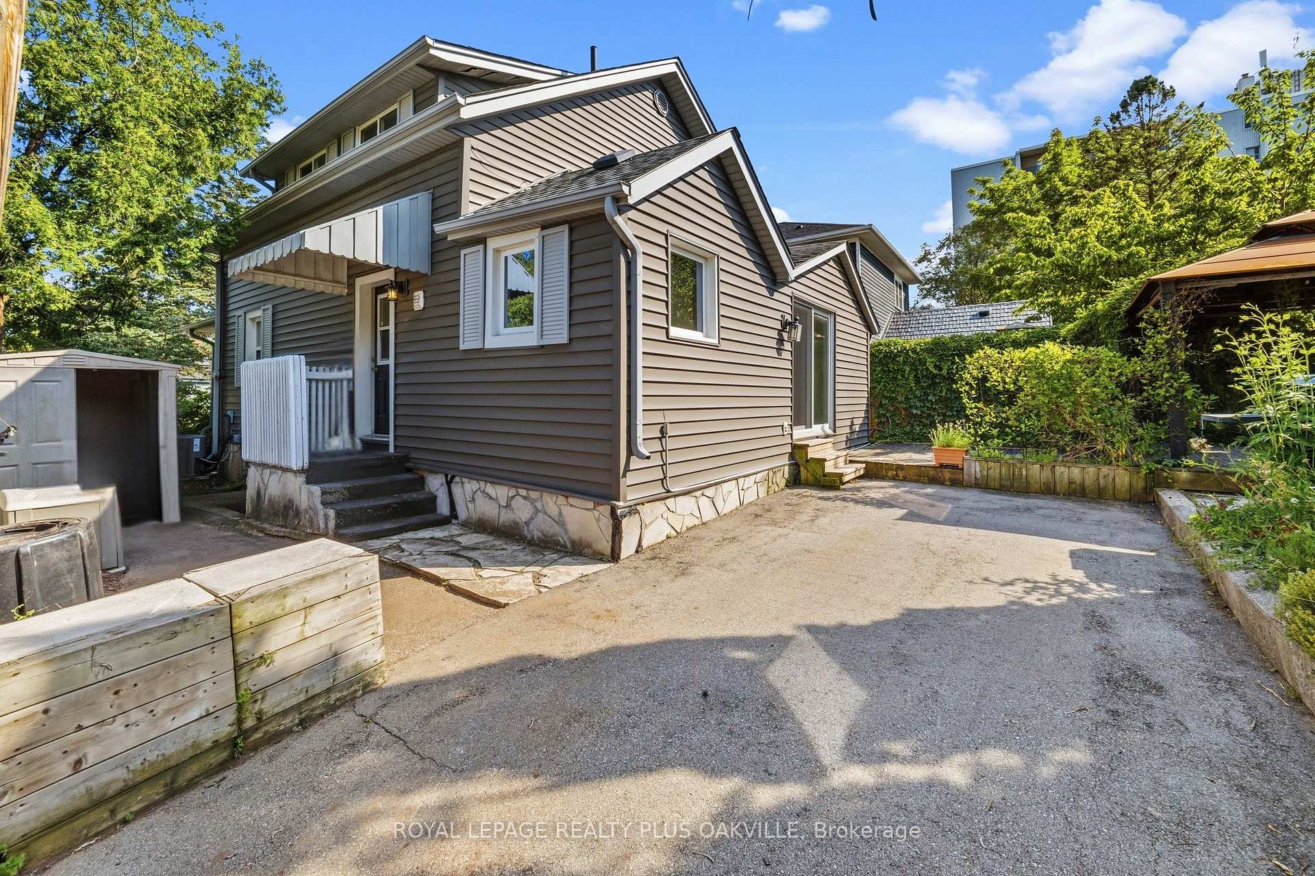 Photo 23 of 47 Stewart Street, Oakville, Central — HOMEH