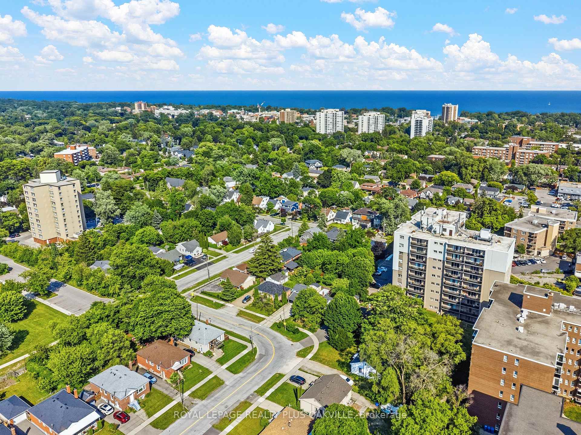 Photo 28 of 47 Stewart Street, Oakville, Central — HOMEH