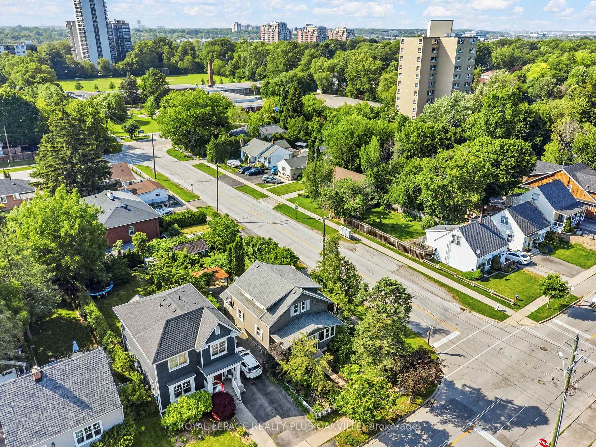 Photo 33 of 47 Stewart Street, Oakville, Central — HOMEH