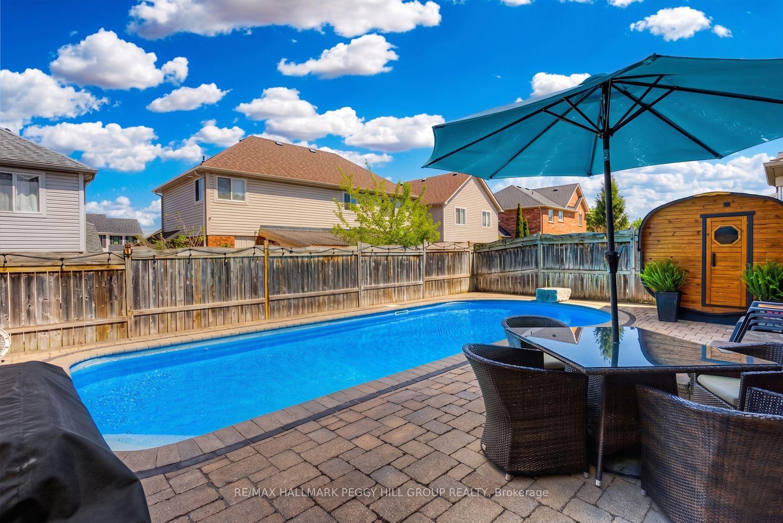 Photo 2 of 7 Bentley Crescent, Barrie, 400 West — HOMEH