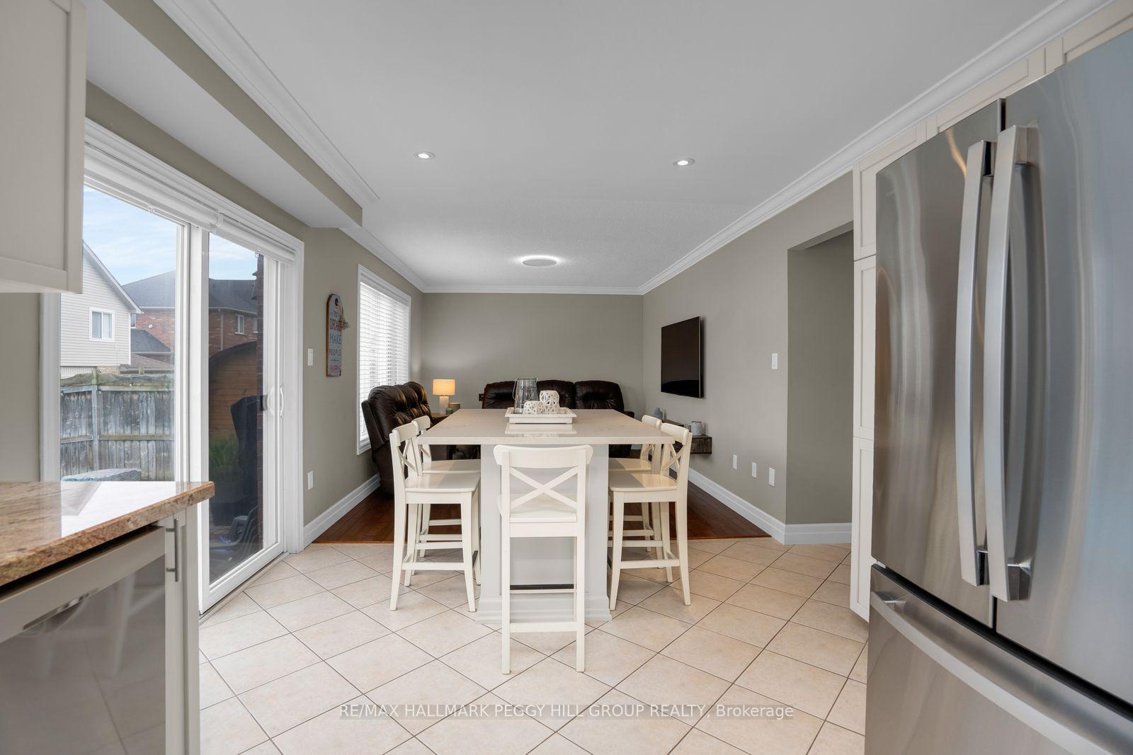 Photo 7 of 7 Bentley Crescent, Barrie, 400 West — HOMEH