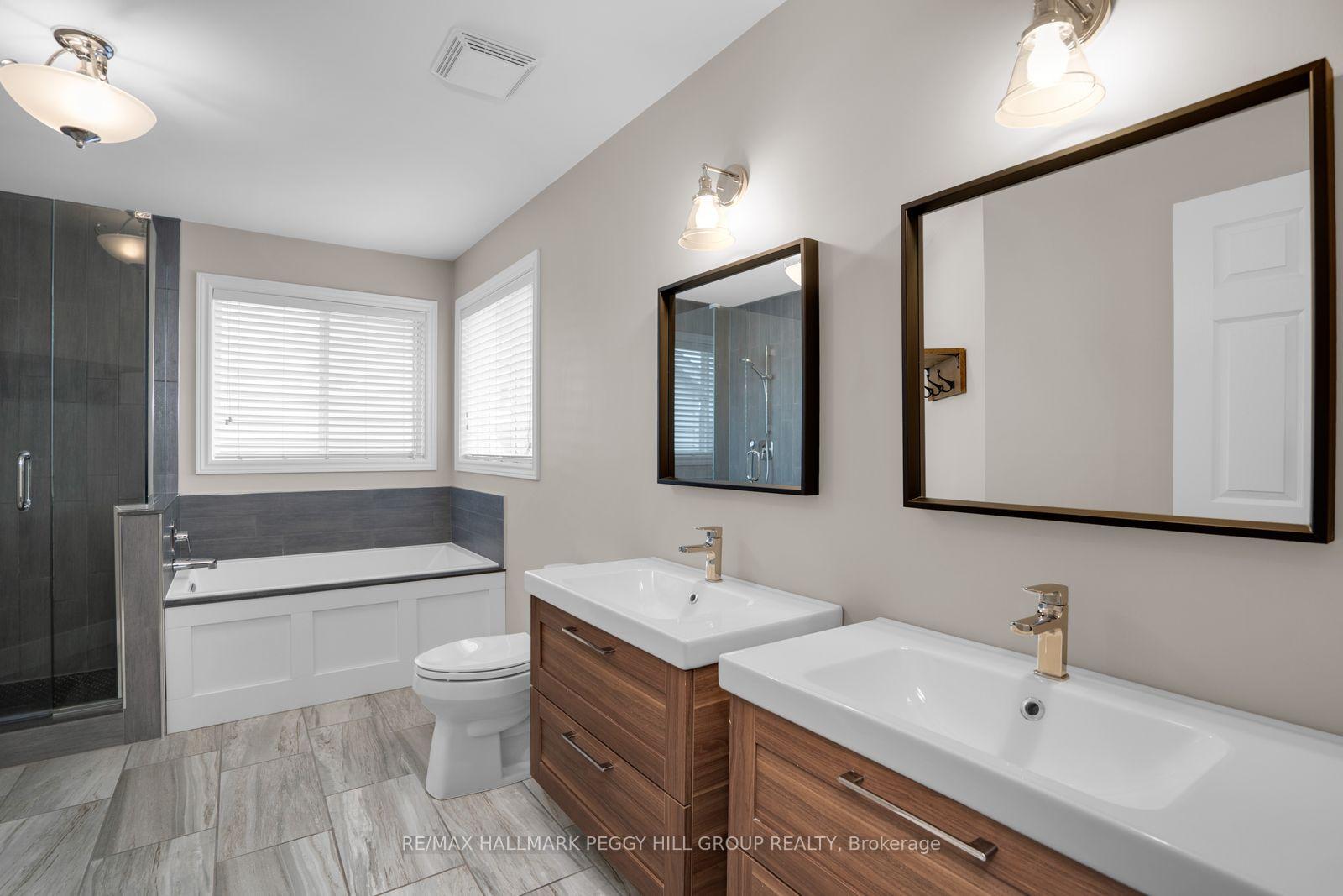Photo 9 of 7 Bentley Crescent, Barrie, 400 West — HOMEH