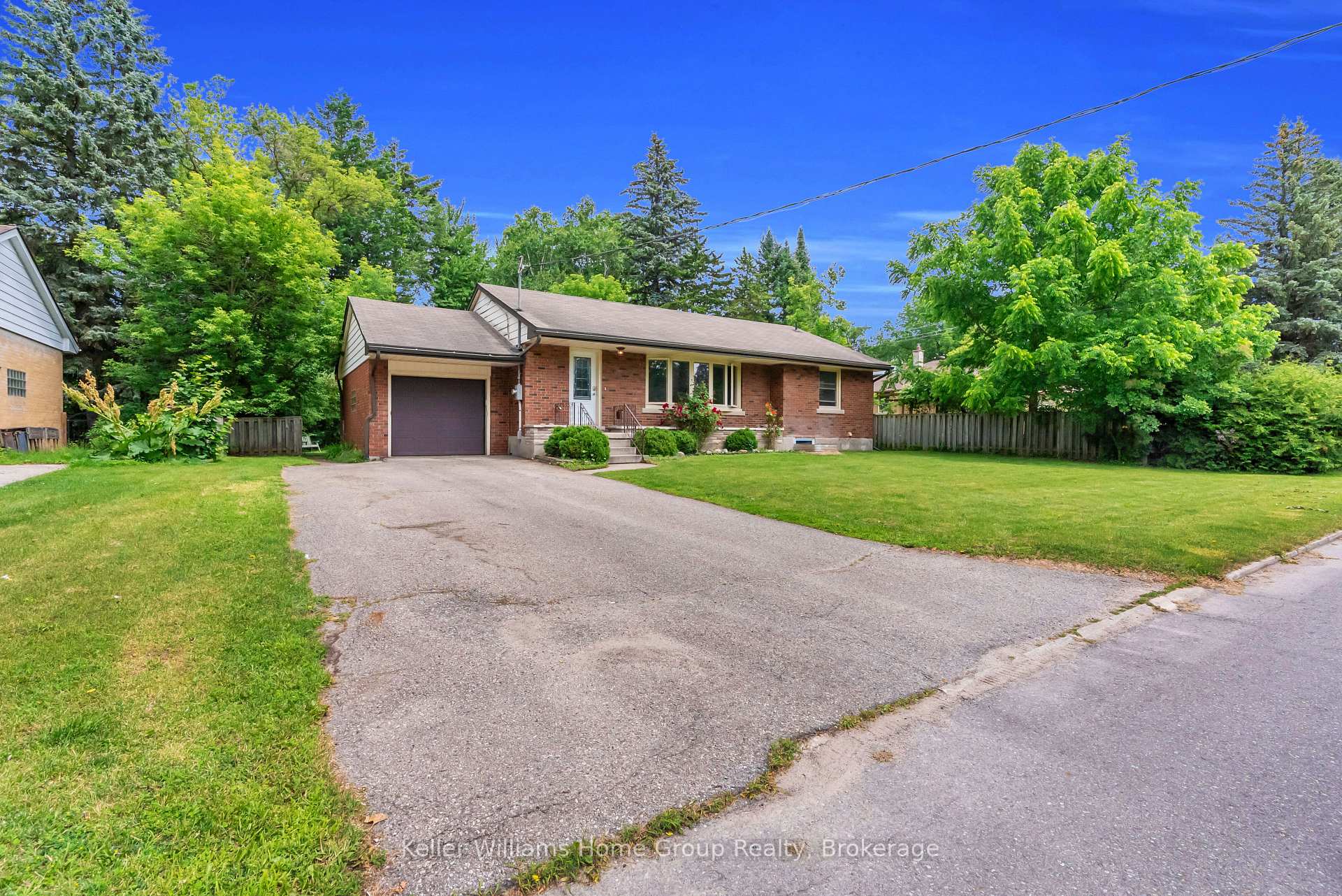 Photo 3 of 24 Caledonia Street, Guelph, Dovercliffe Park/Old University — HOMEH