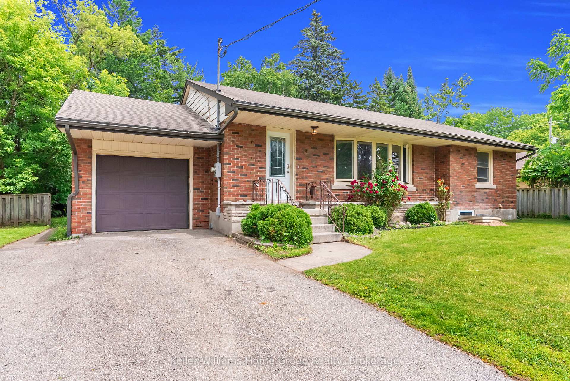 Photo 4 of 24 Caledonia Street, Guelph, Dovercliffe Park/Old University — HOMEH