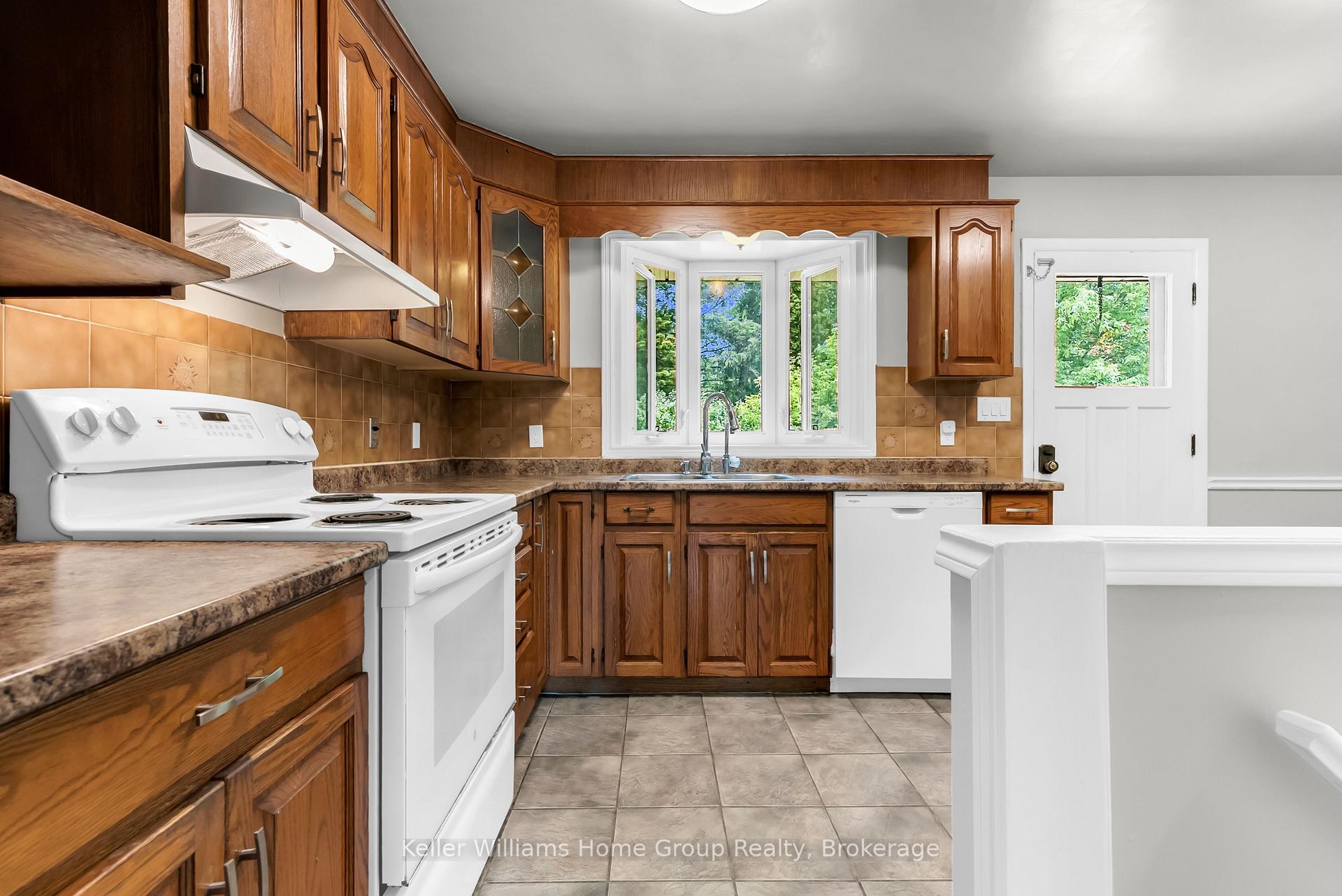 Photo 14 of 24 Caledonia Street, Guelph, Dovercliffe Park/Old University — HOMEH