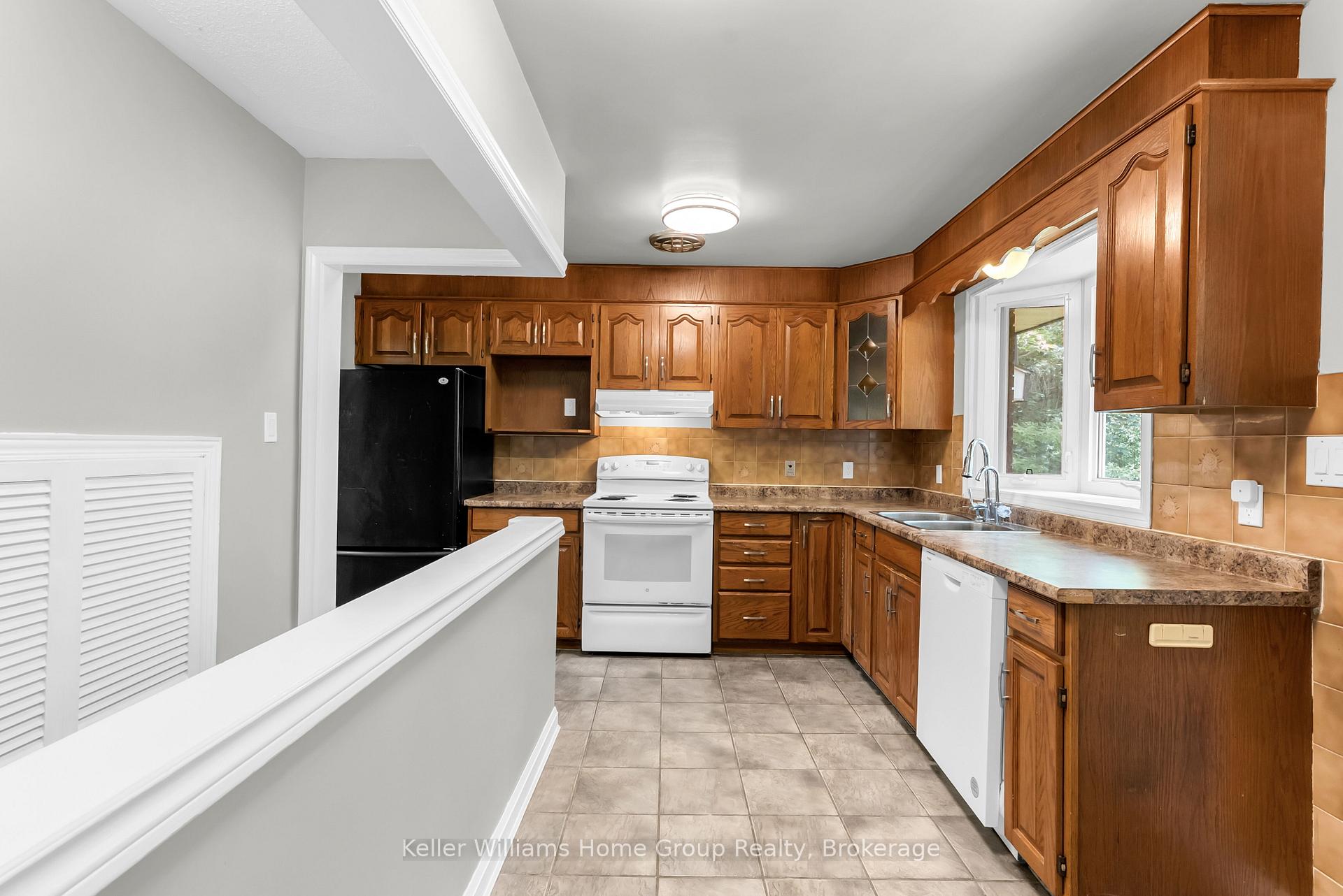Photo 15 of 24 Caledonia Street, Guelph, Dovercliffe Park/Old University — HOMEH
