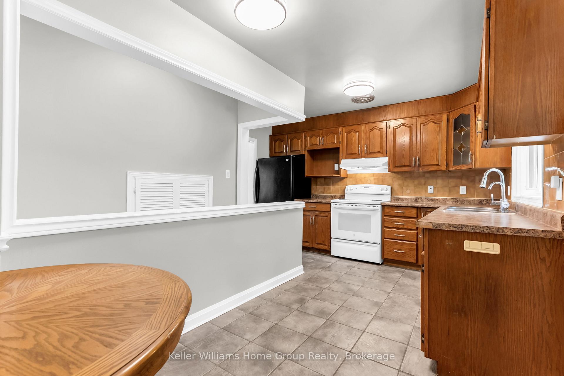 Photo 17 of 24 Caledonia Street, Guelph, Dovercliffe Park/Old University — HOMEH
