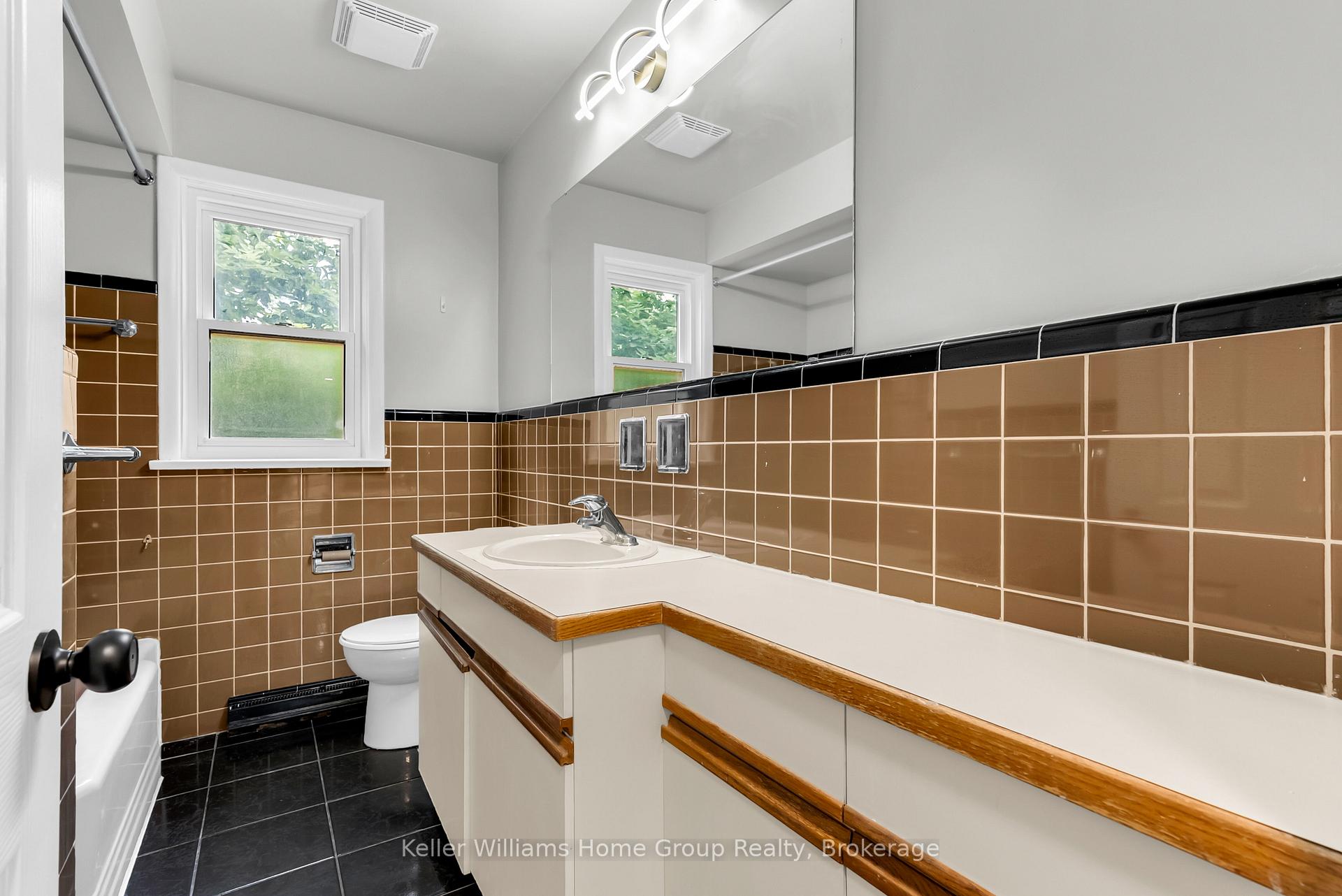 Photo 26 of 24 Caledonia Street, Guelph, Dovercliffe Park/Old University — HOMEH