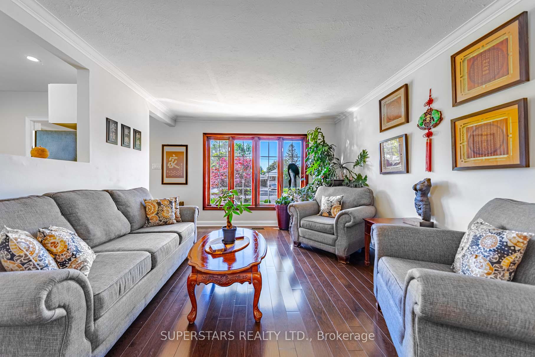 Photo 6 of 237 Ellington Drive, Scarborough, Wexford-Maryvale — HOMEH