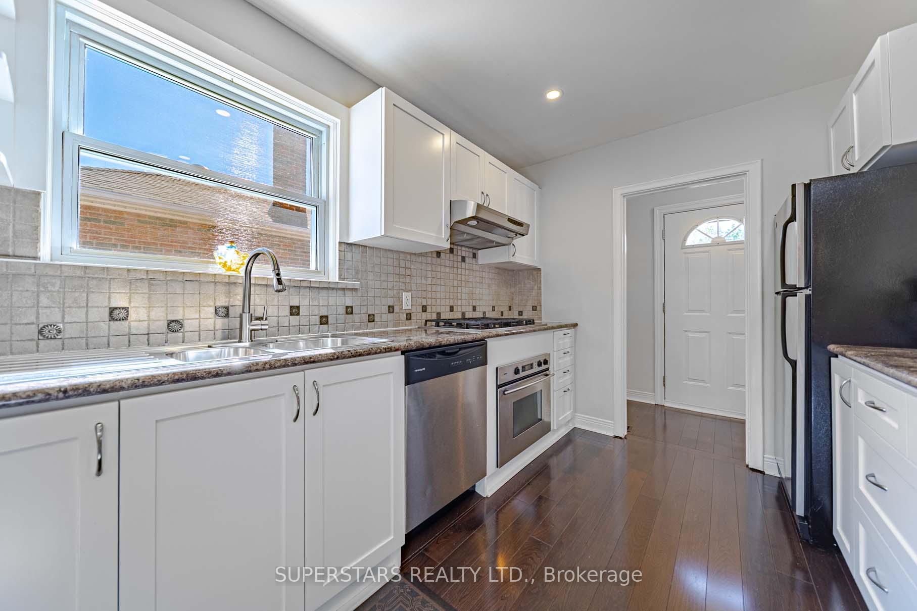 Photo 12 of 237 Ellington Drive, Scarborough, Wexford-Maryvale — HOMEH
