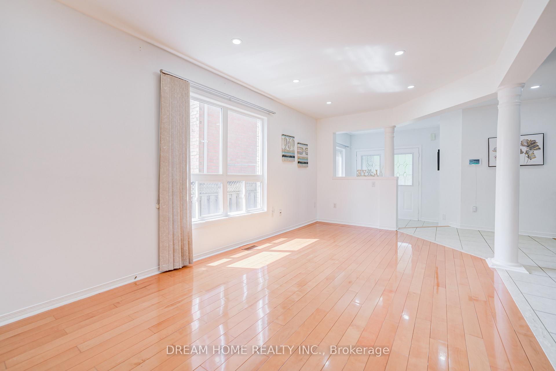Photo 5 of 91 Briar Path Lane, Markham, Berczy — HOMEH
