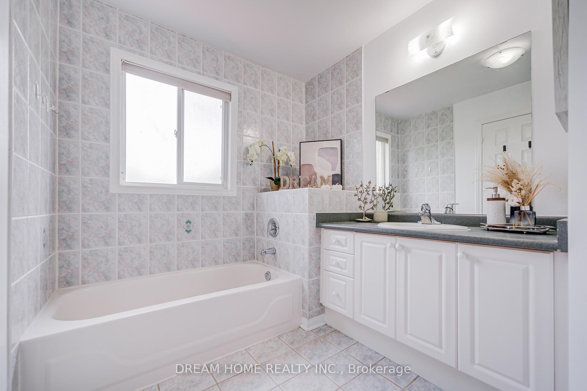 Photo 23 of 91 Briar Path Lane, Markham, Berczy — HOMEH