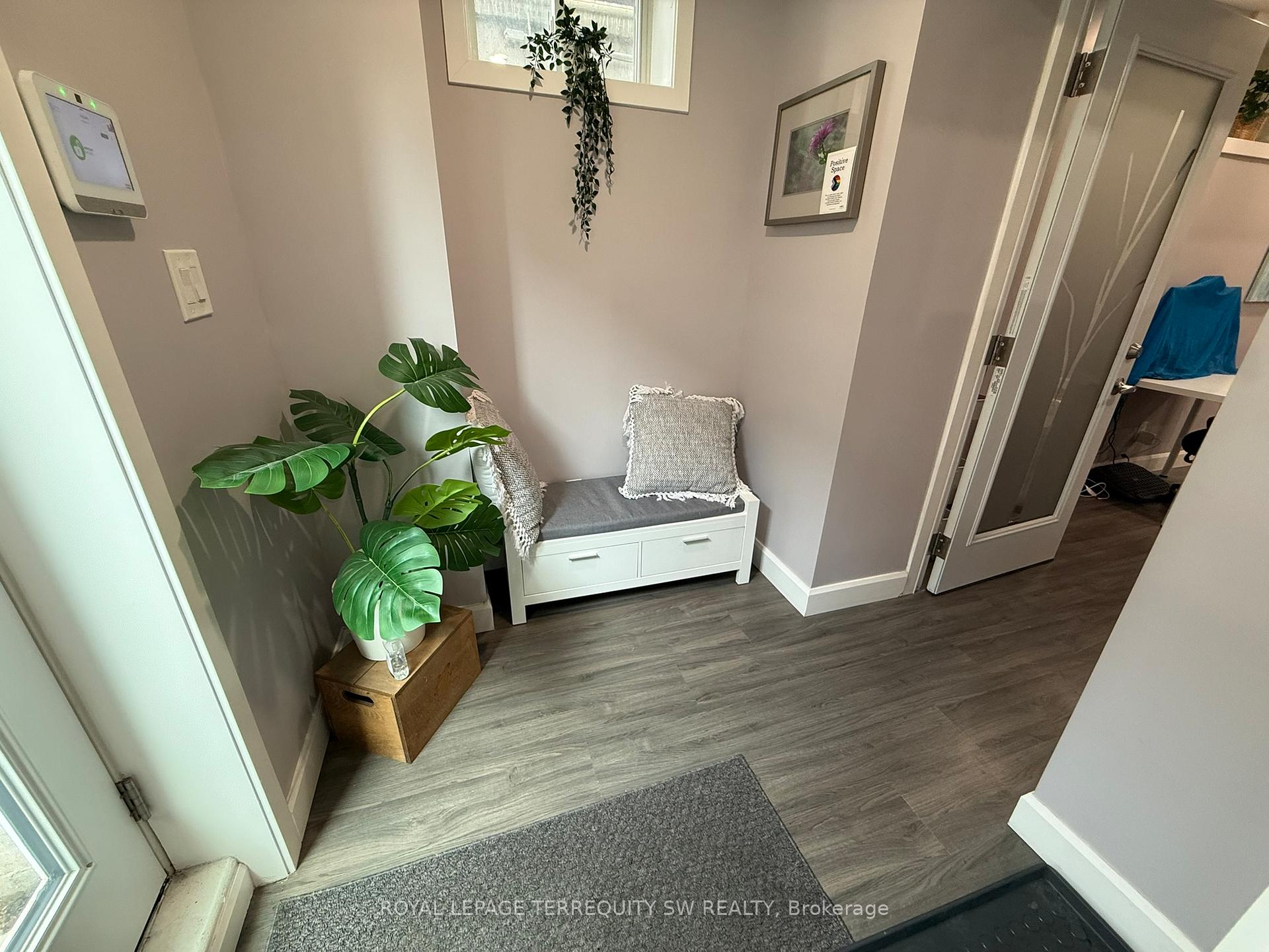 Photo 6 of Unit Unit 1 Lower, 2134 Dundas Street W, Toronto, Roncesvalles — HOMEH
