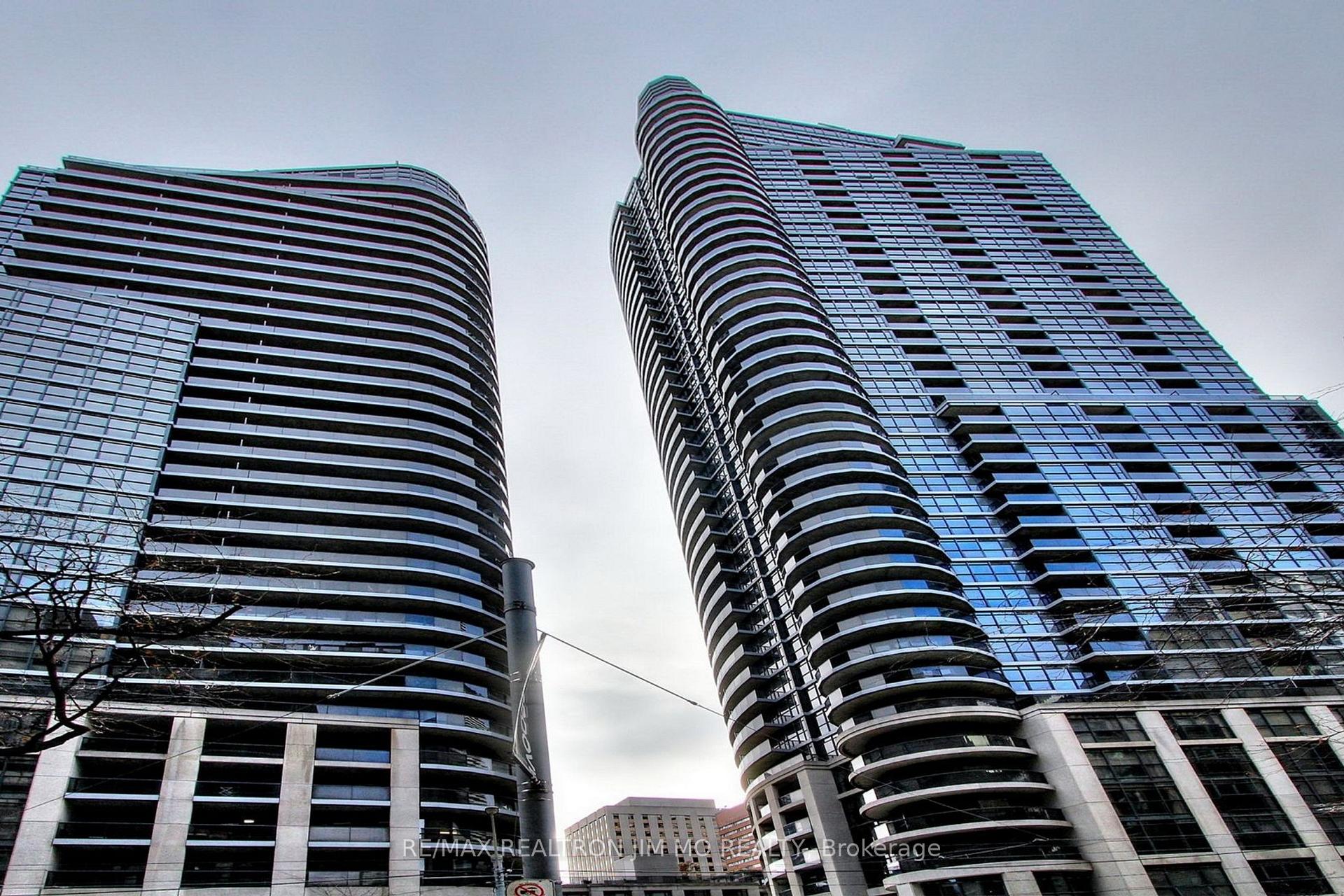 Front of Unit 3809, 21 Carlton Street