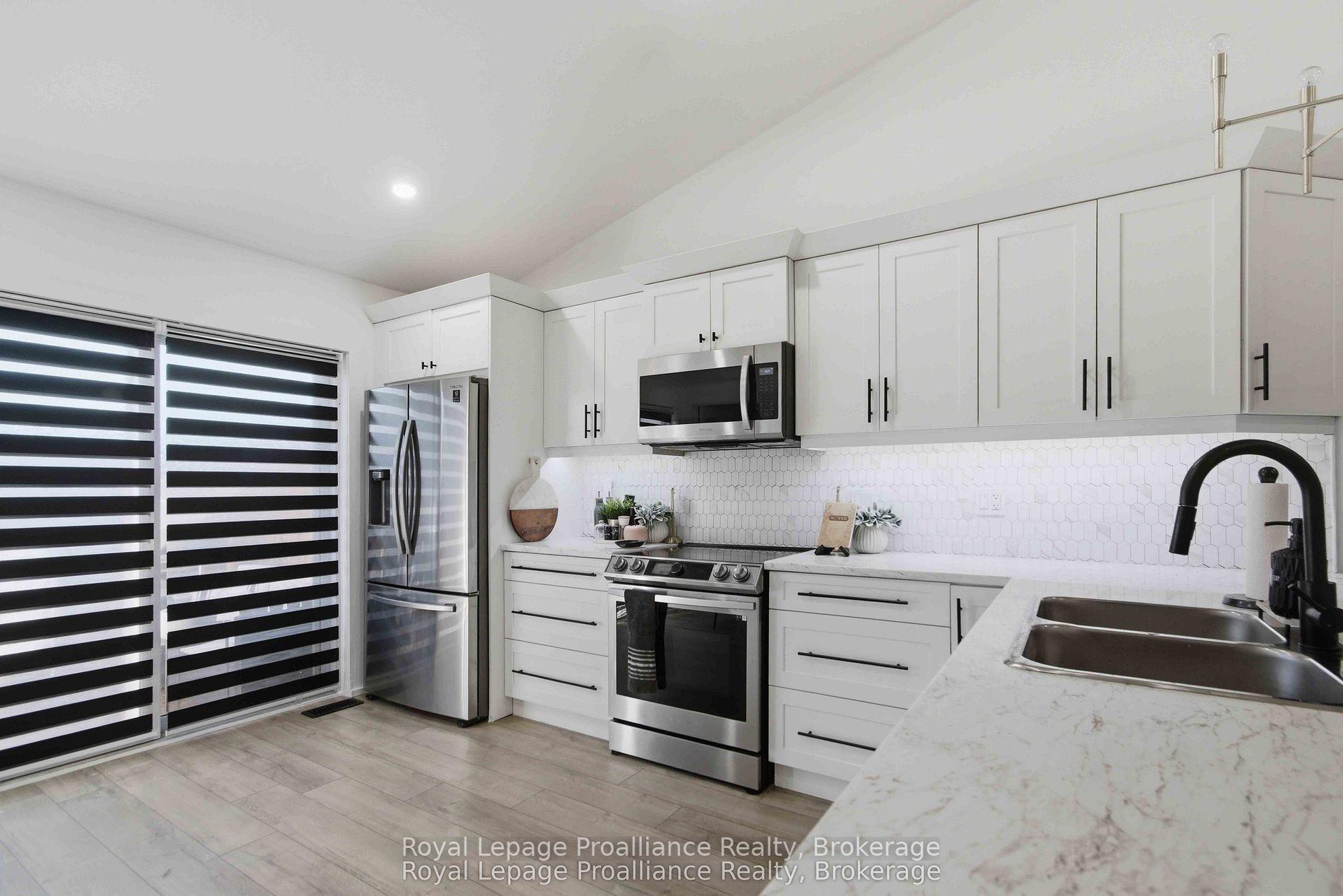 Photo 11 of 24 Buchanan Avenue, Prince Edward County, Picton — HOMEH