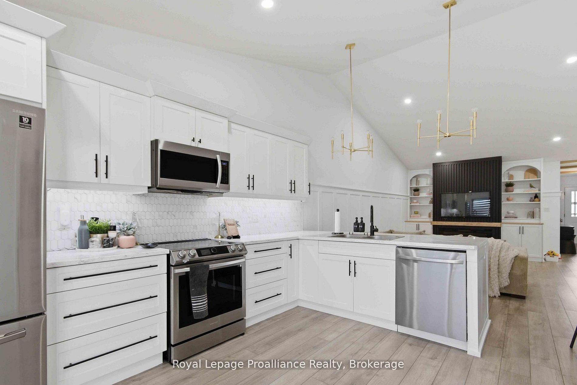Photo 13 of 24 Buchanan Avenue, Prince Edward County, Picton — HOMEH