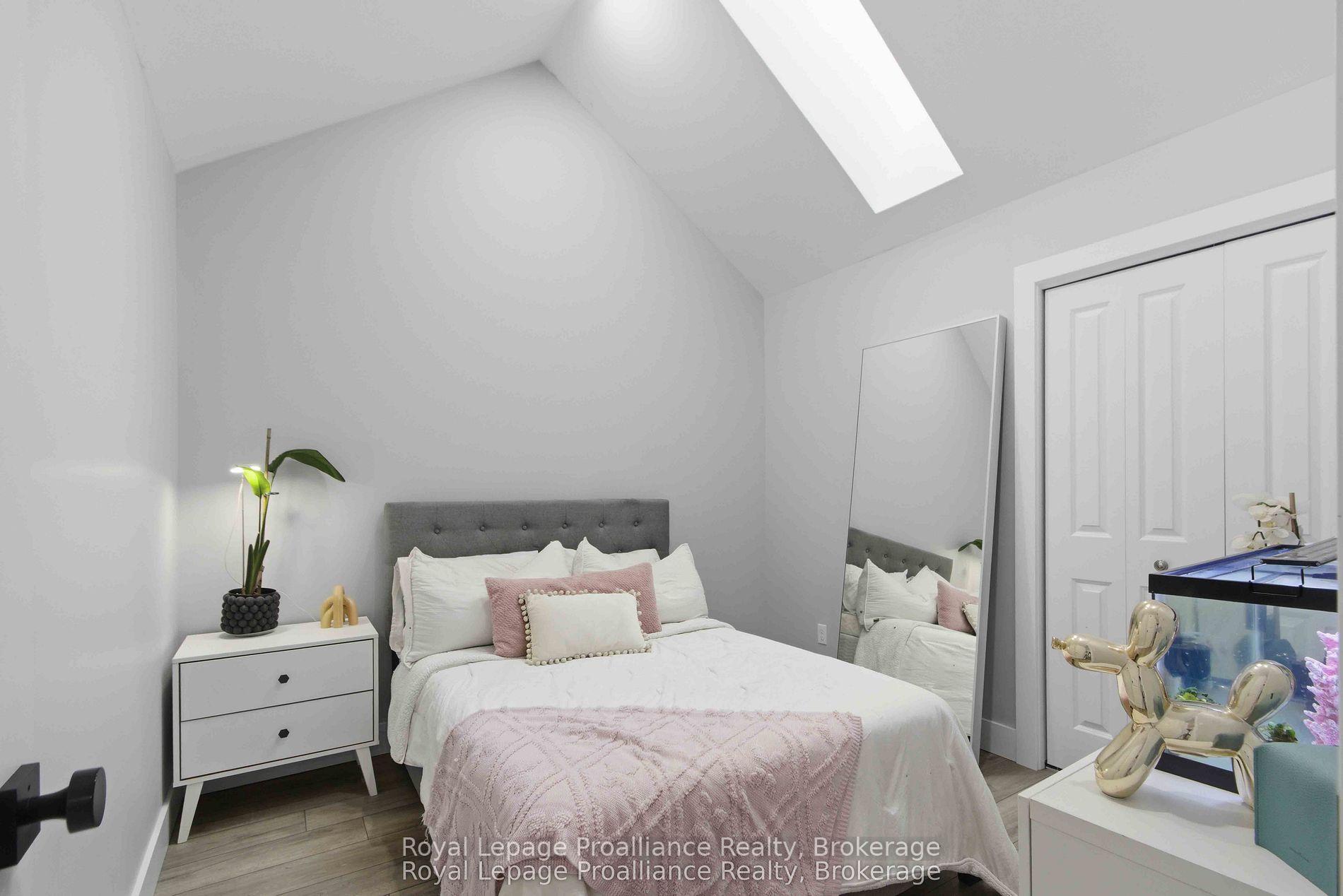 Photo 18 of 24 Buchanan Avenue, Prince Edward County, Picton — HOMEH