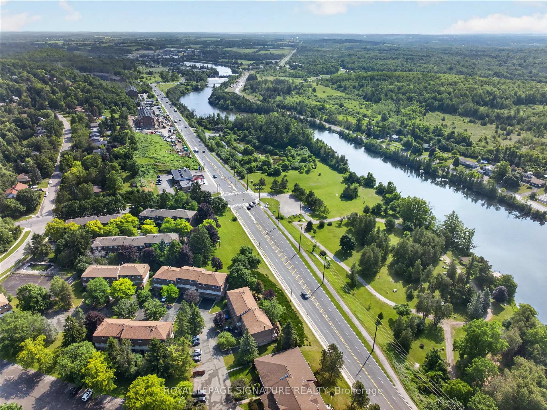 Photo 4 of Unit 36, 30 Champlain Crescent, Peterborough, Northcrest Ward 5 — HOMEH