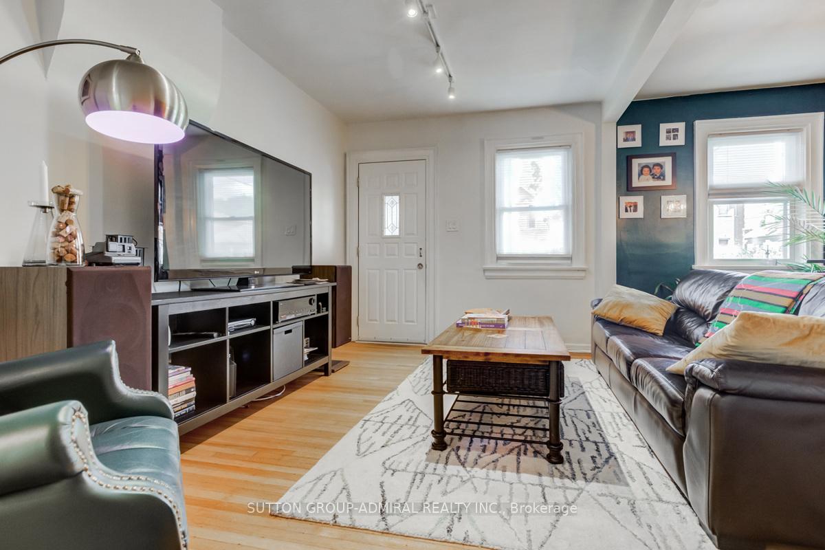 Photo 3 of 53 Pritchard Avenue, Toronto, Rockcliffe-Smythe — HOMEH