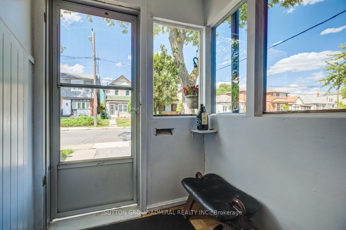 Photo 23 of 53 Pritchard Avenue, Toronto, Rockcliffe-Smythe — HOMEH