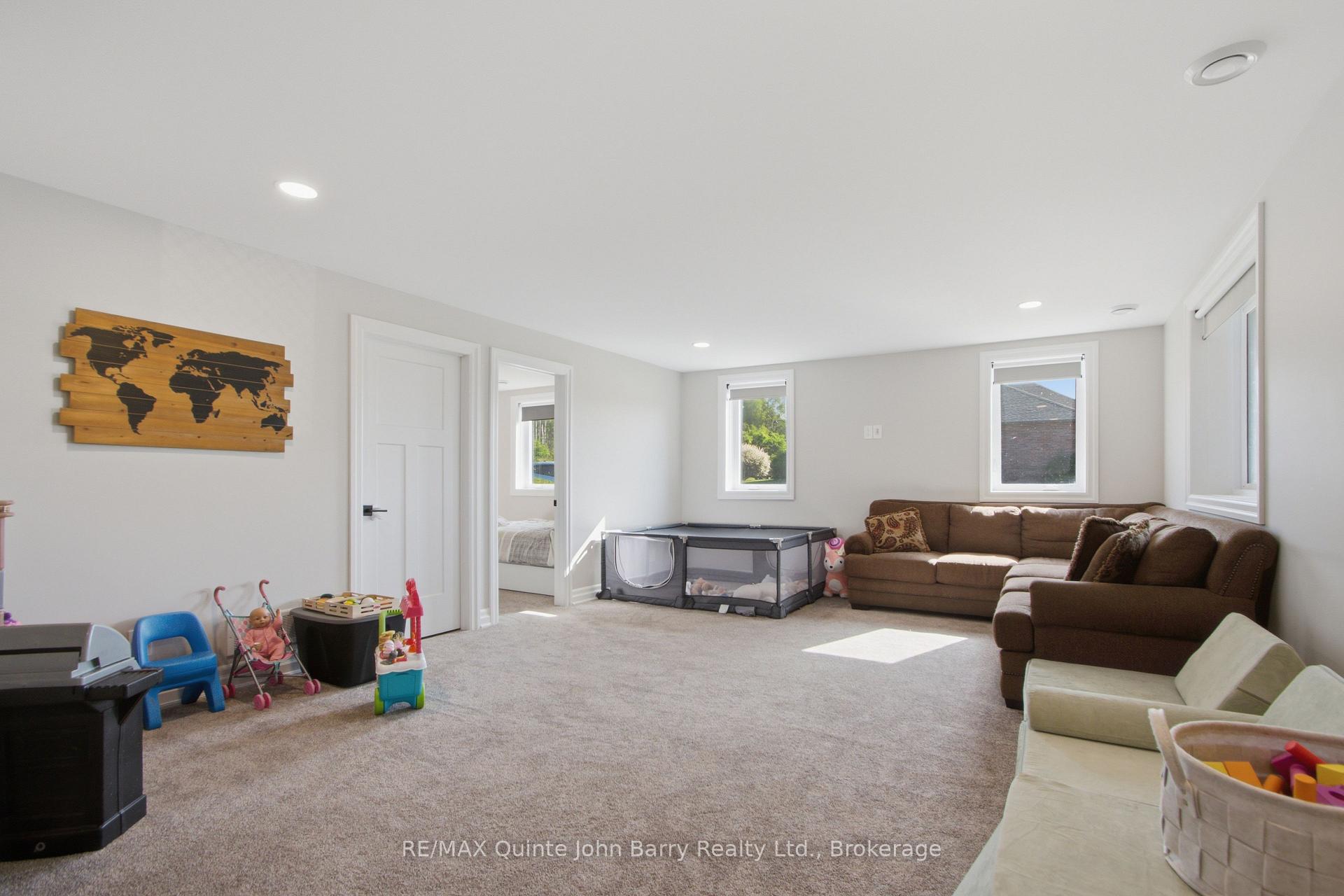 Photo 23 of 8 Tackaberry Drive, Brighton — HOMEH