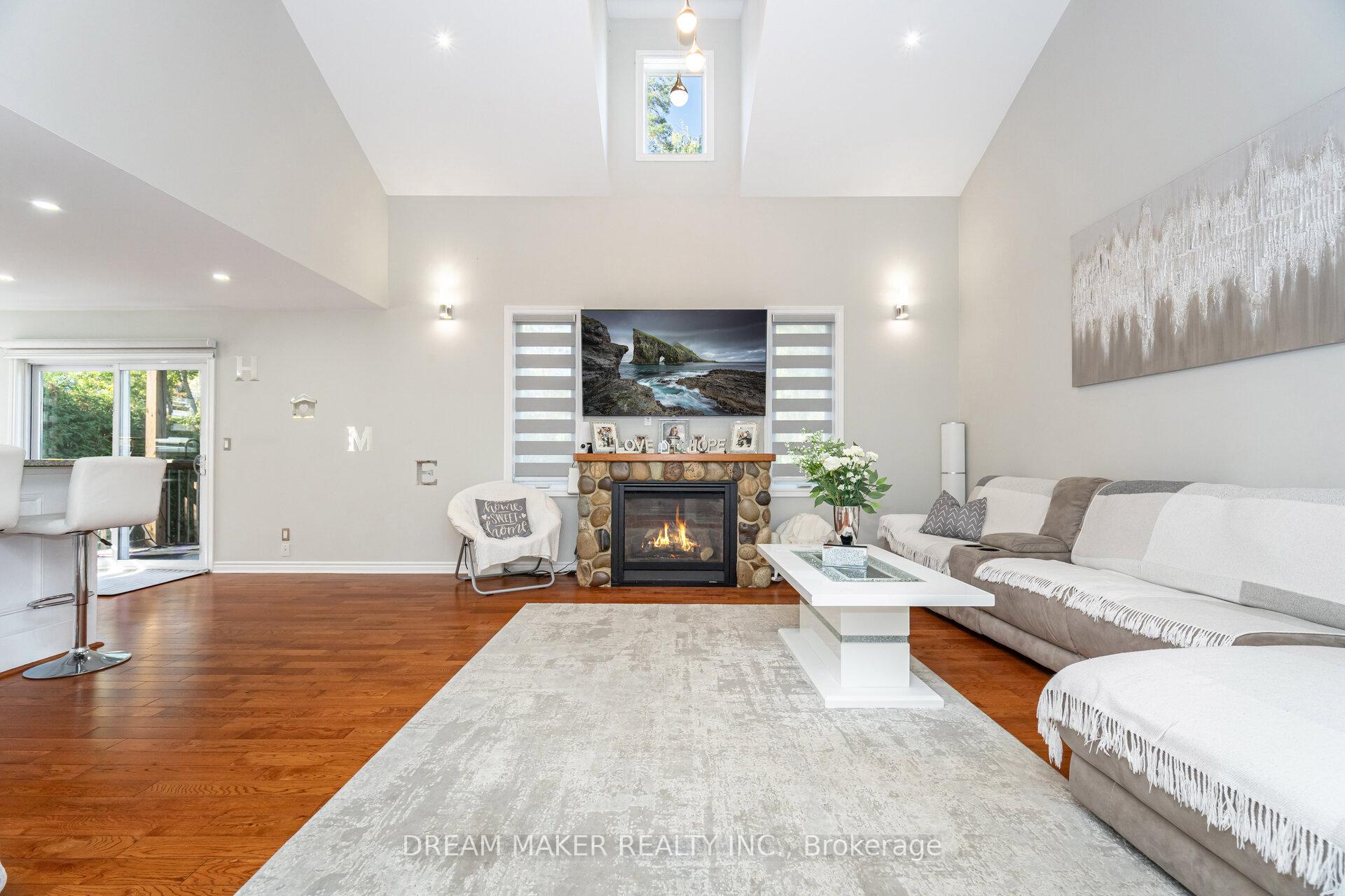 Photo 8 of 756 Third Avenue, Georgina, Historic Lakeshore Communities — HOMEH