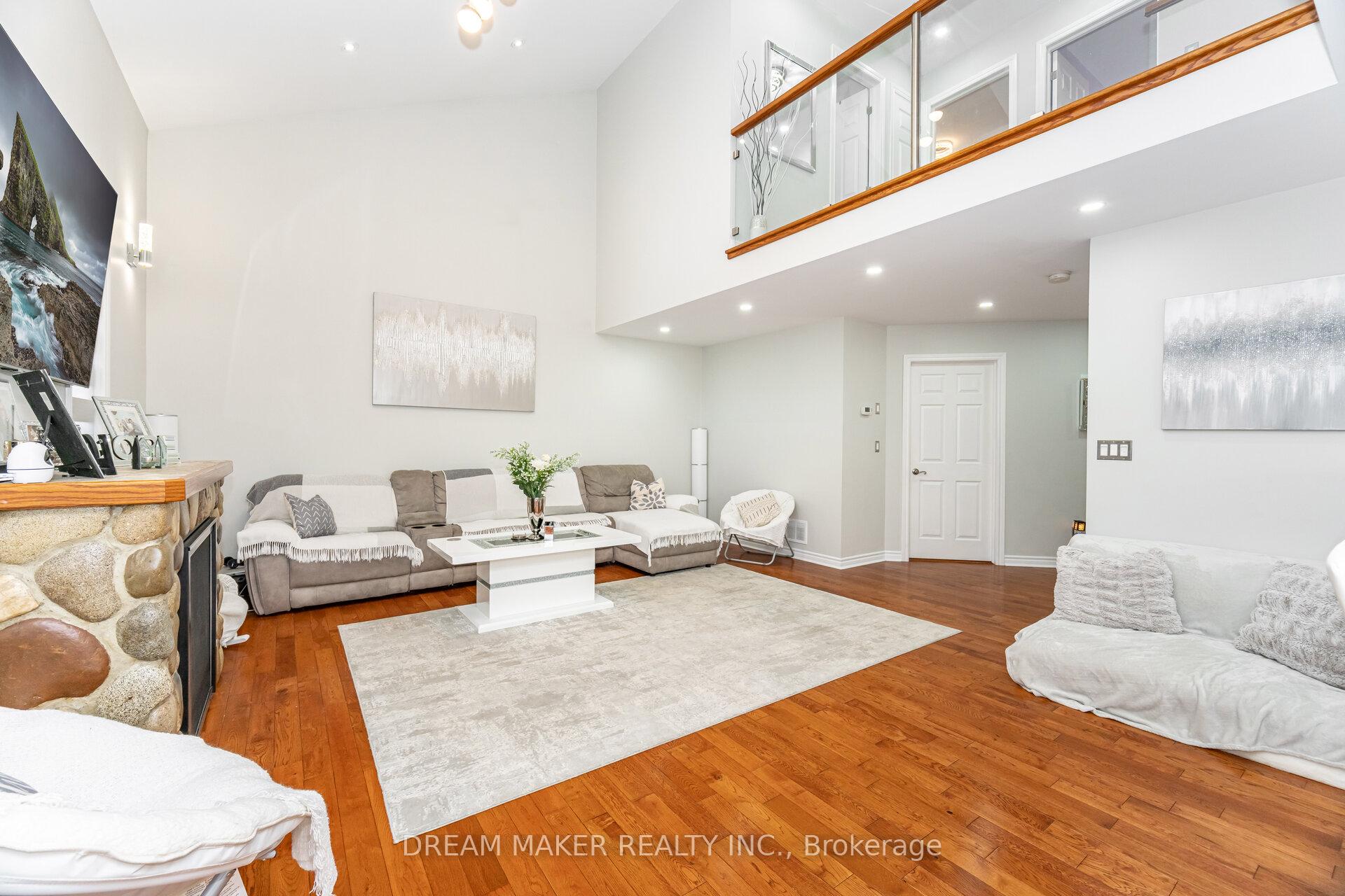 Photo 10 of 756 Third Avenue, Georgina, Historic Lakeshore Communities — HOMEH
